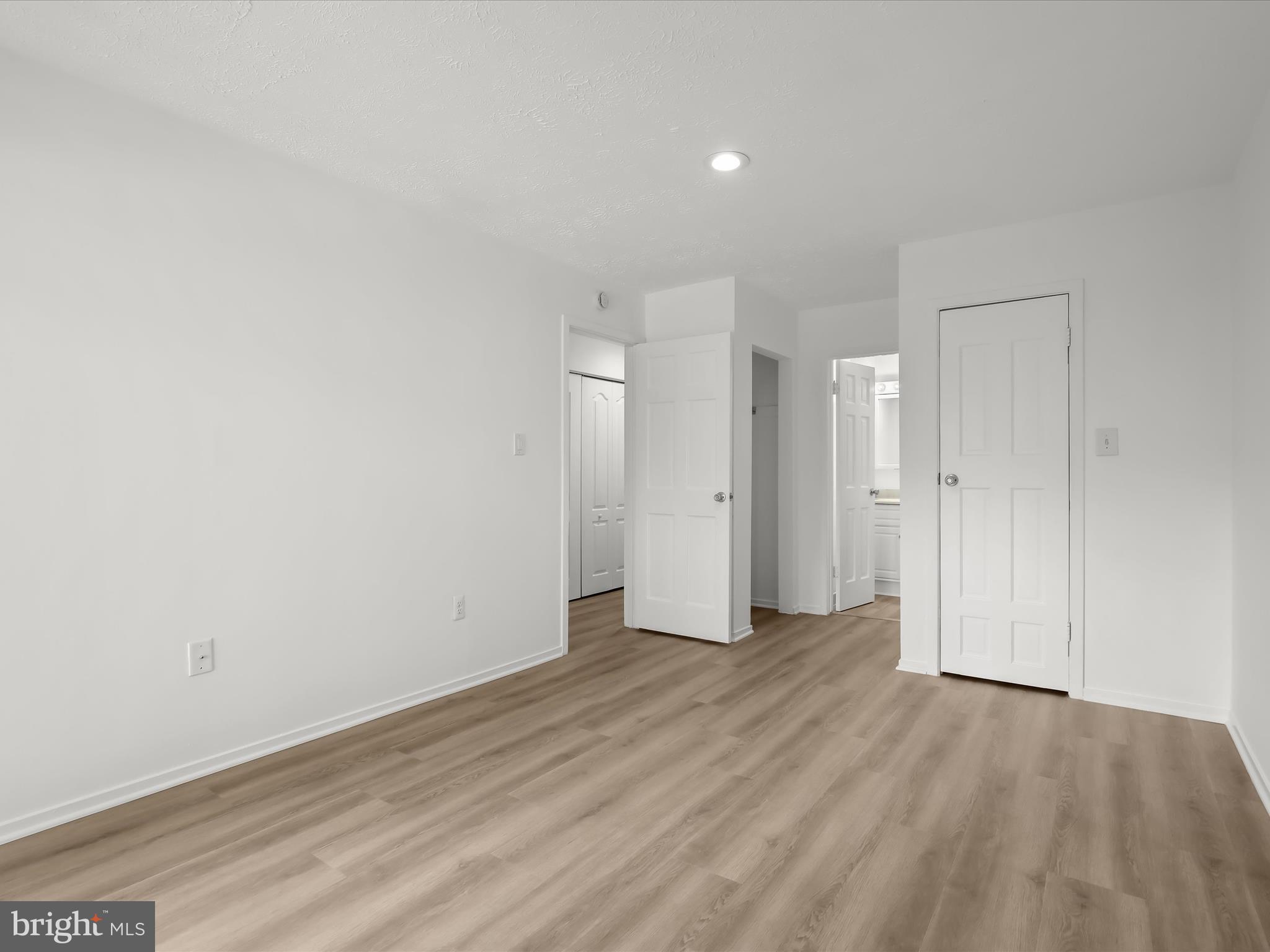 PINES AT DICKINSON CONDOMINIUM - Residential Lease