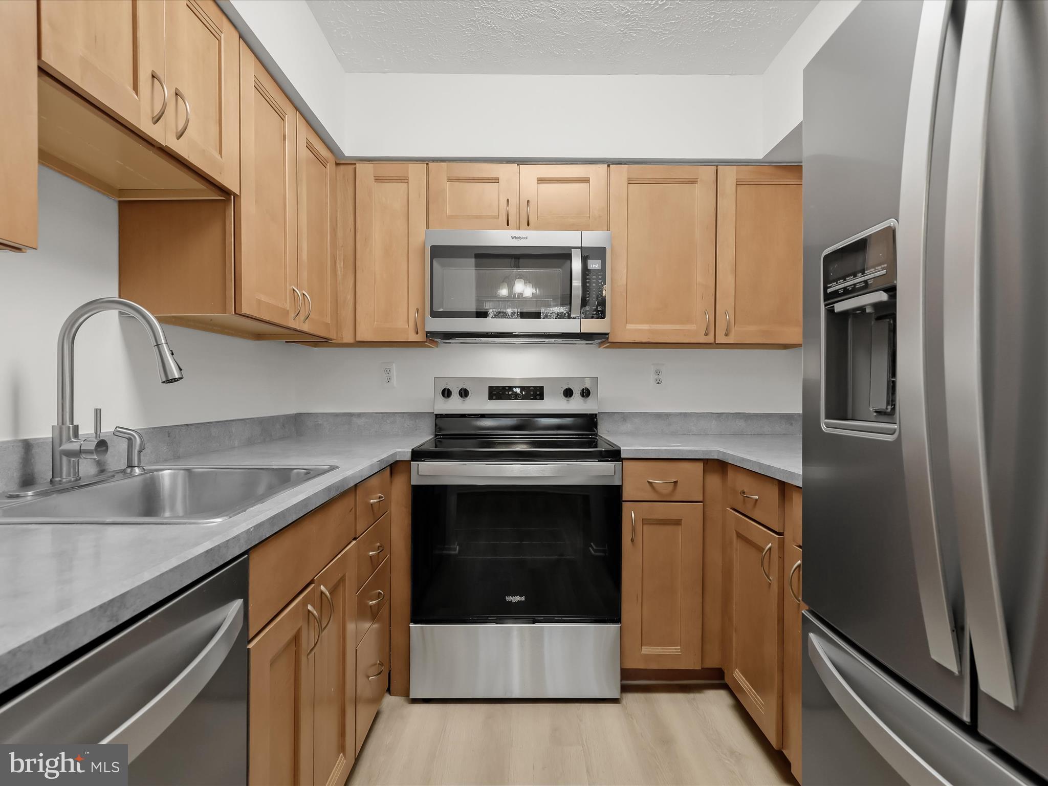 PINES AT DICKINSON CONDOMINIUM - Residential Lease