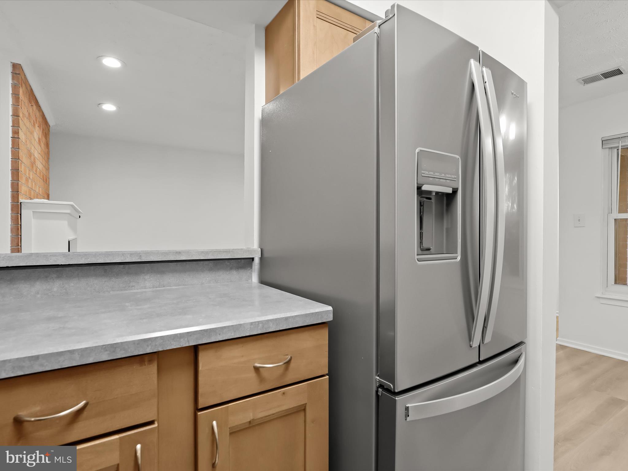 PINES AT DICKINSON CONDOMINIUM - Residential Lease