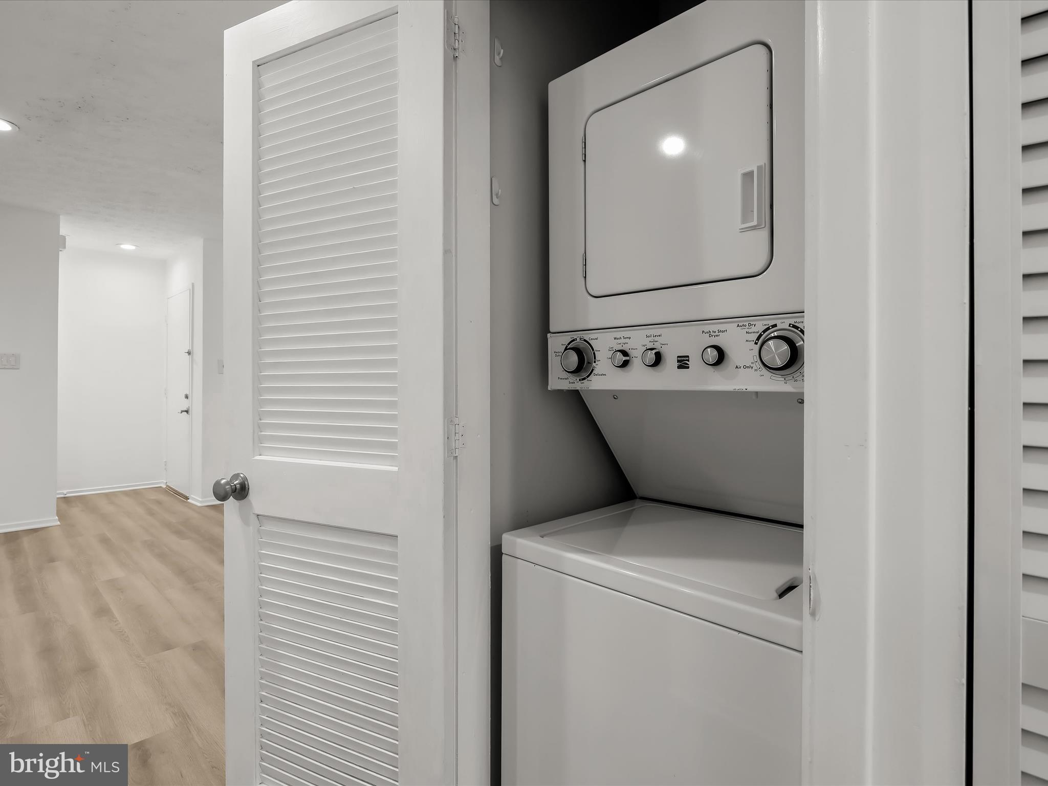 PINES AT DICKINSON CONDOMINIUM - Residential Lease