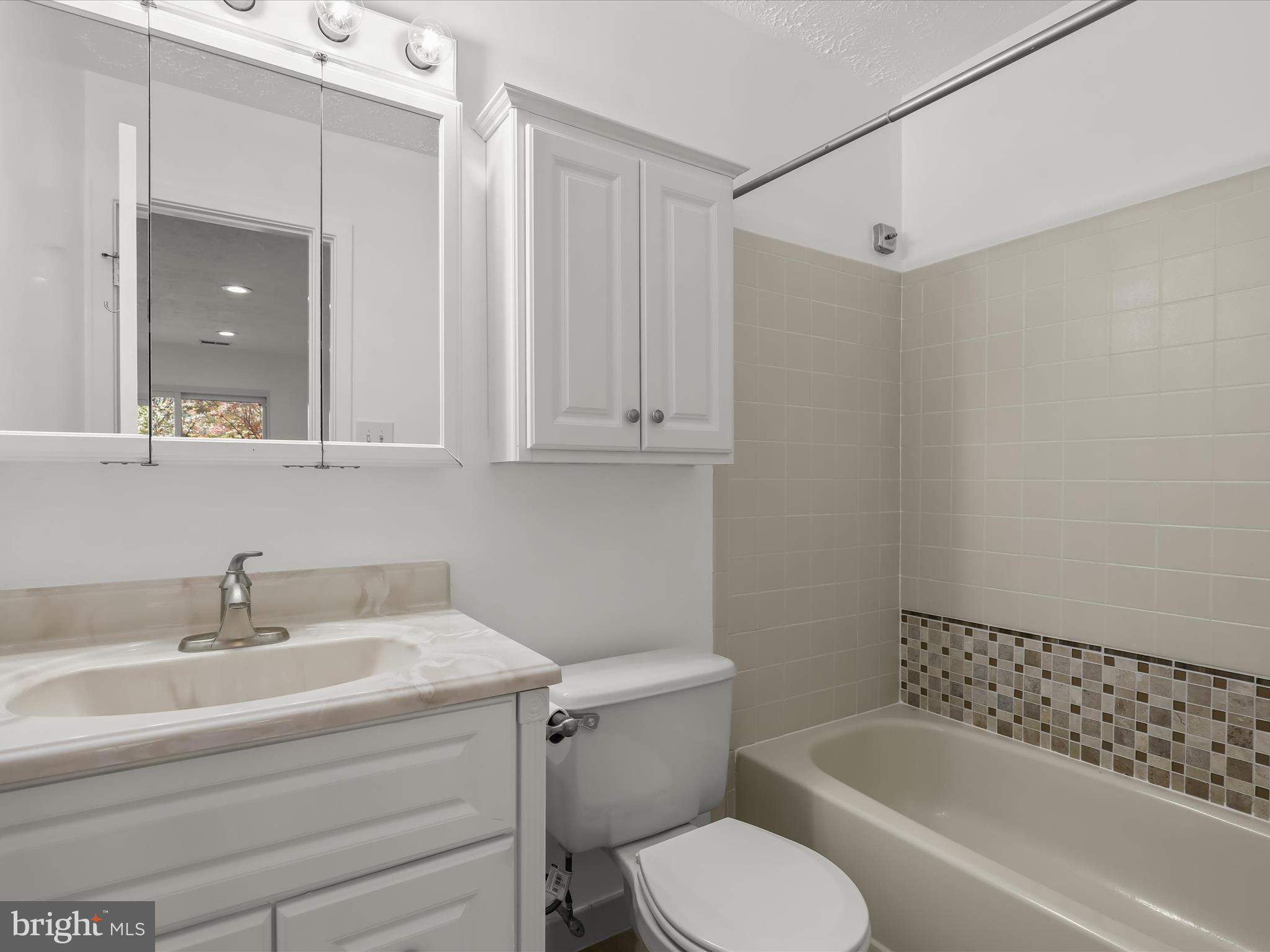 PINES AT DICKINSON CONDOMINIUM - Residential Lease