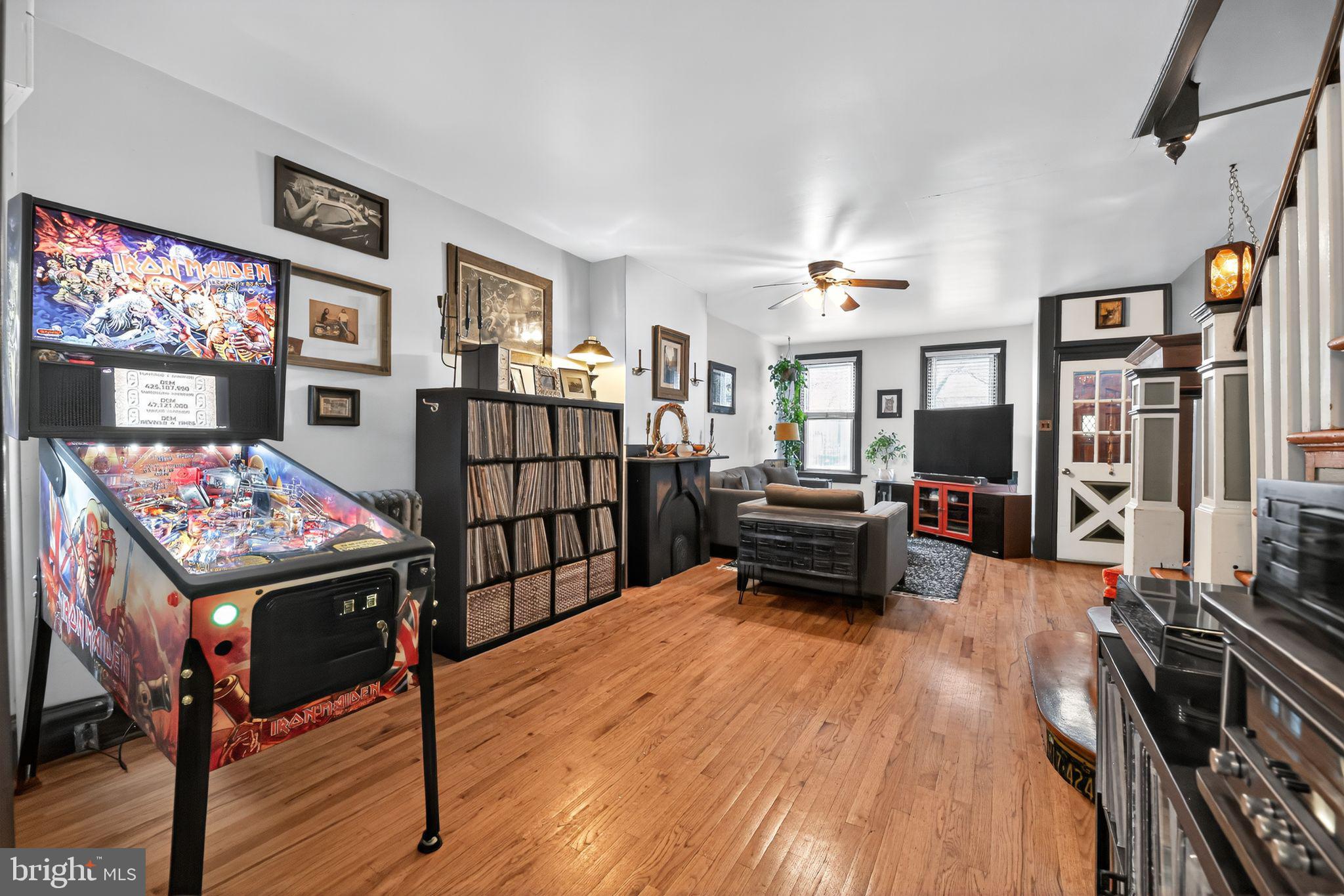 1933 E DAUPHIN STREET