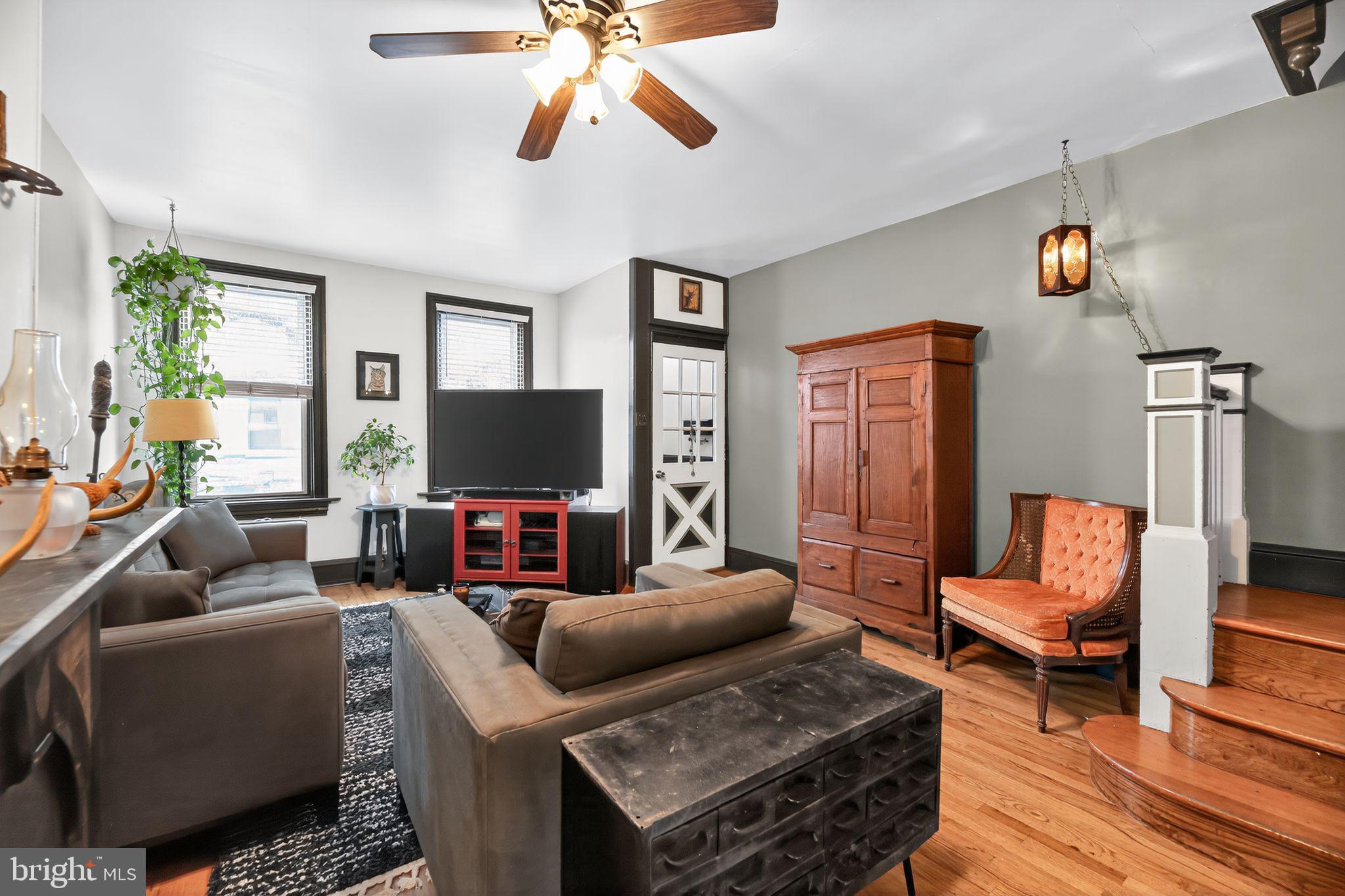 1933 E DAUPHIN STREET