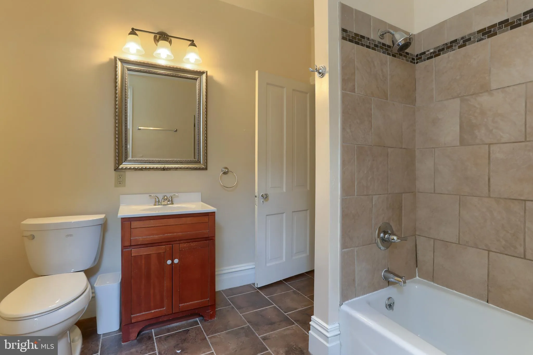 Harrisburg, Pennsylvania 17102, United States, 4 Bedrooms Bedrooms, ,1 BathroomBathrooms,Residential,Active,165268