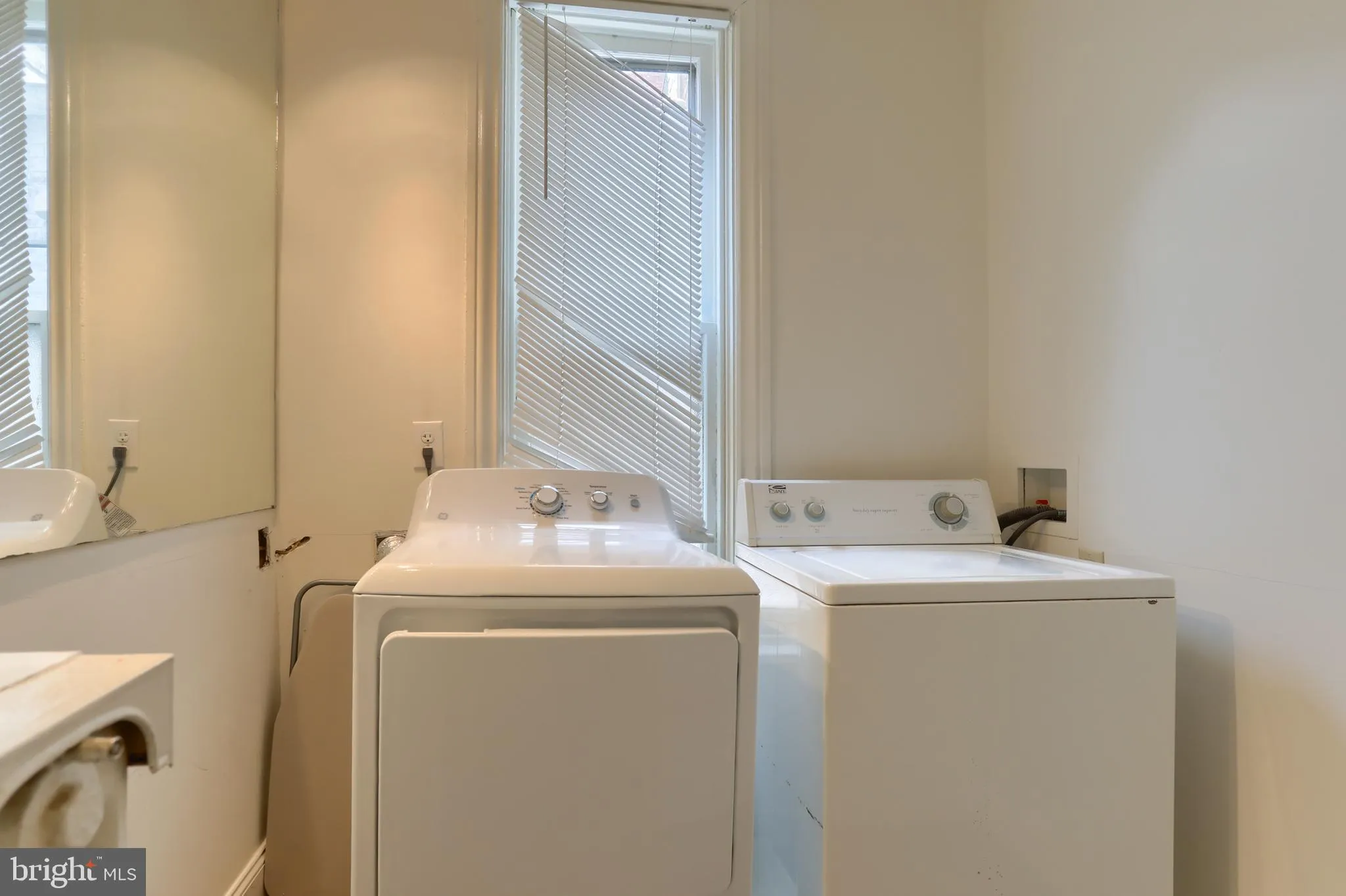 Harrisburg, Pennsylvania 17102, United States, 4 Bedrooms Bedrooms, ,1 BathroomBathrooms,Residential,Active,165268