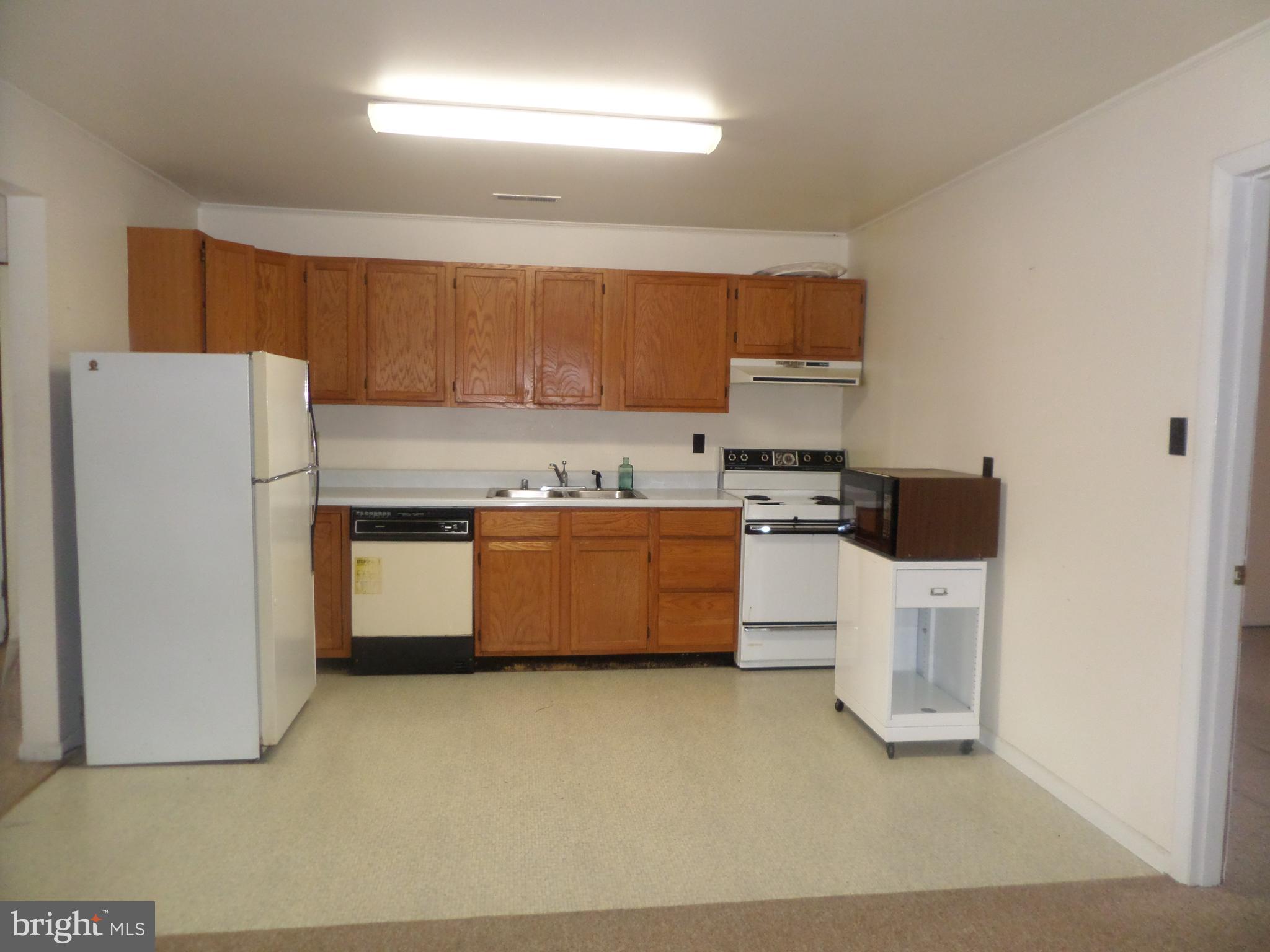 ABERDEEN HILLS - Residential Lease