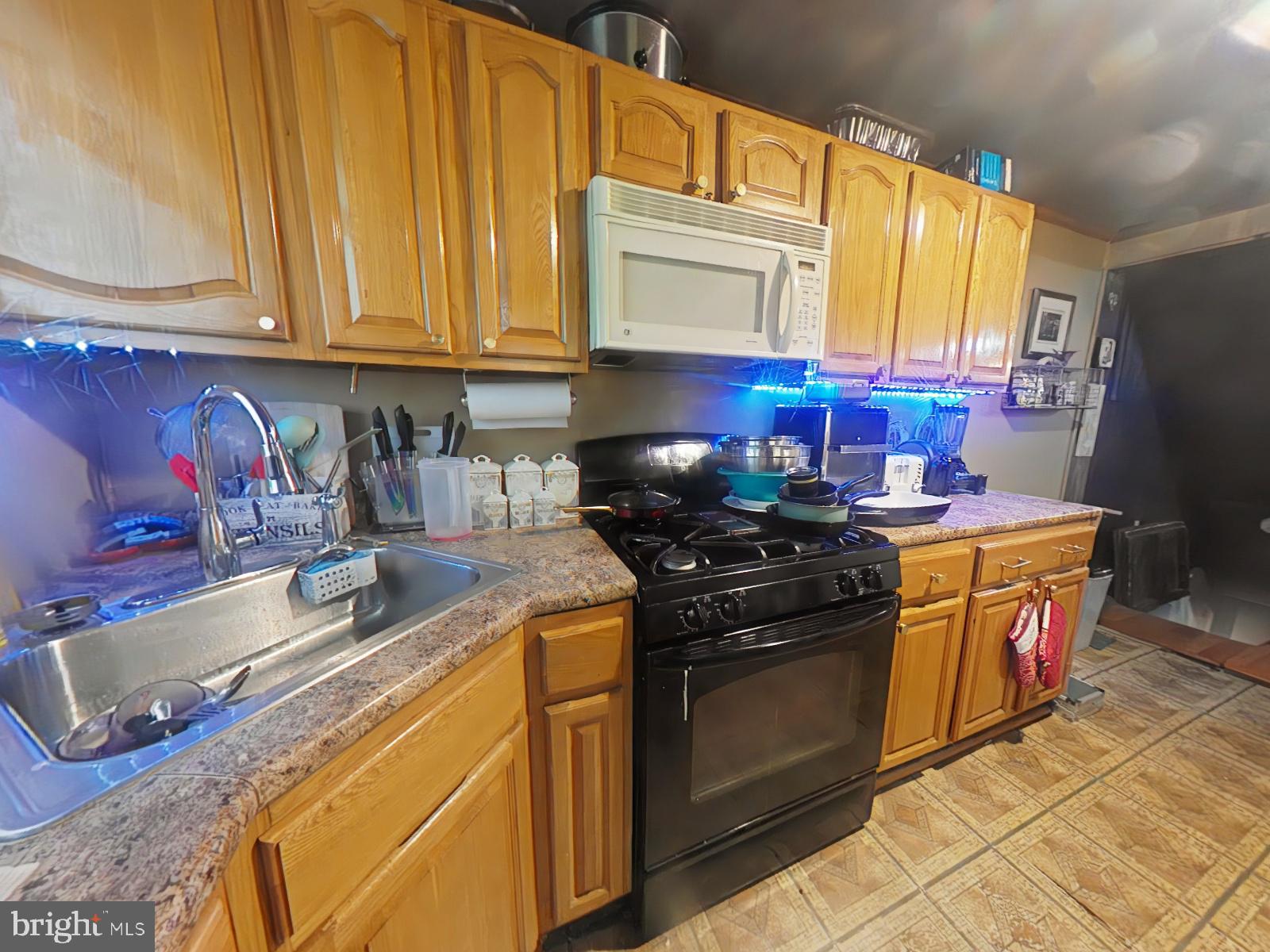 POINT BREEZE - Residential