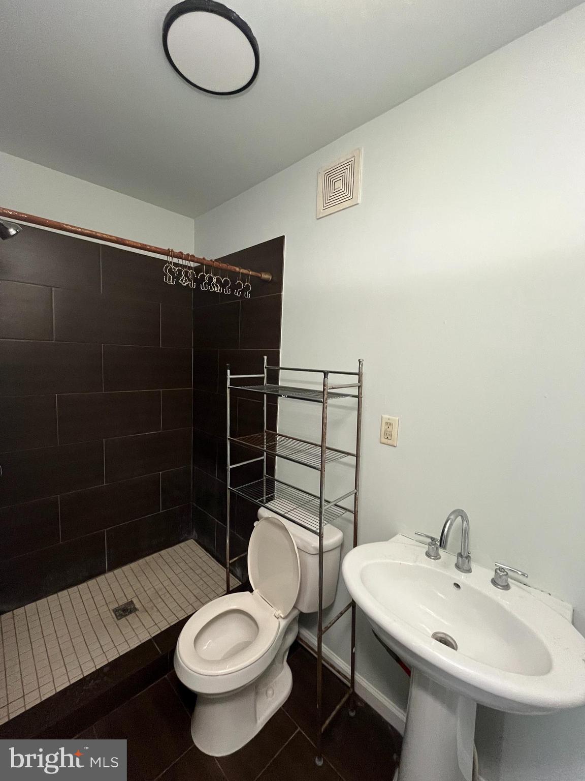 425 N 41ST STREET 2ND FL FRONT