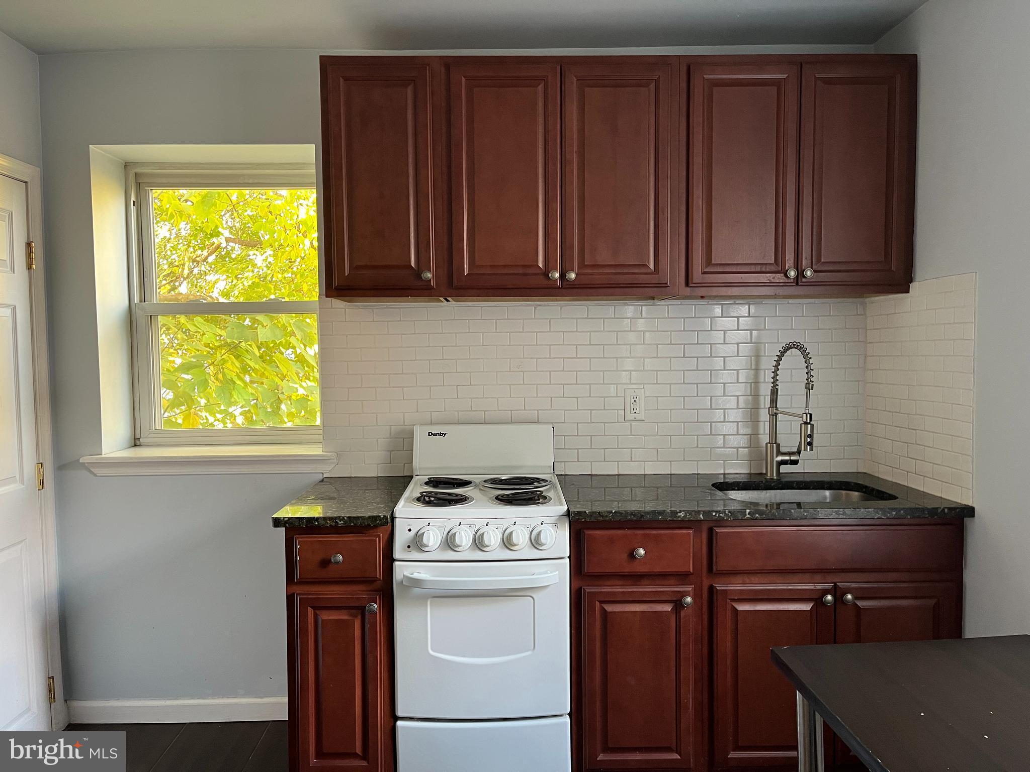 425 N 41ST STREET 2ND FL FRONT