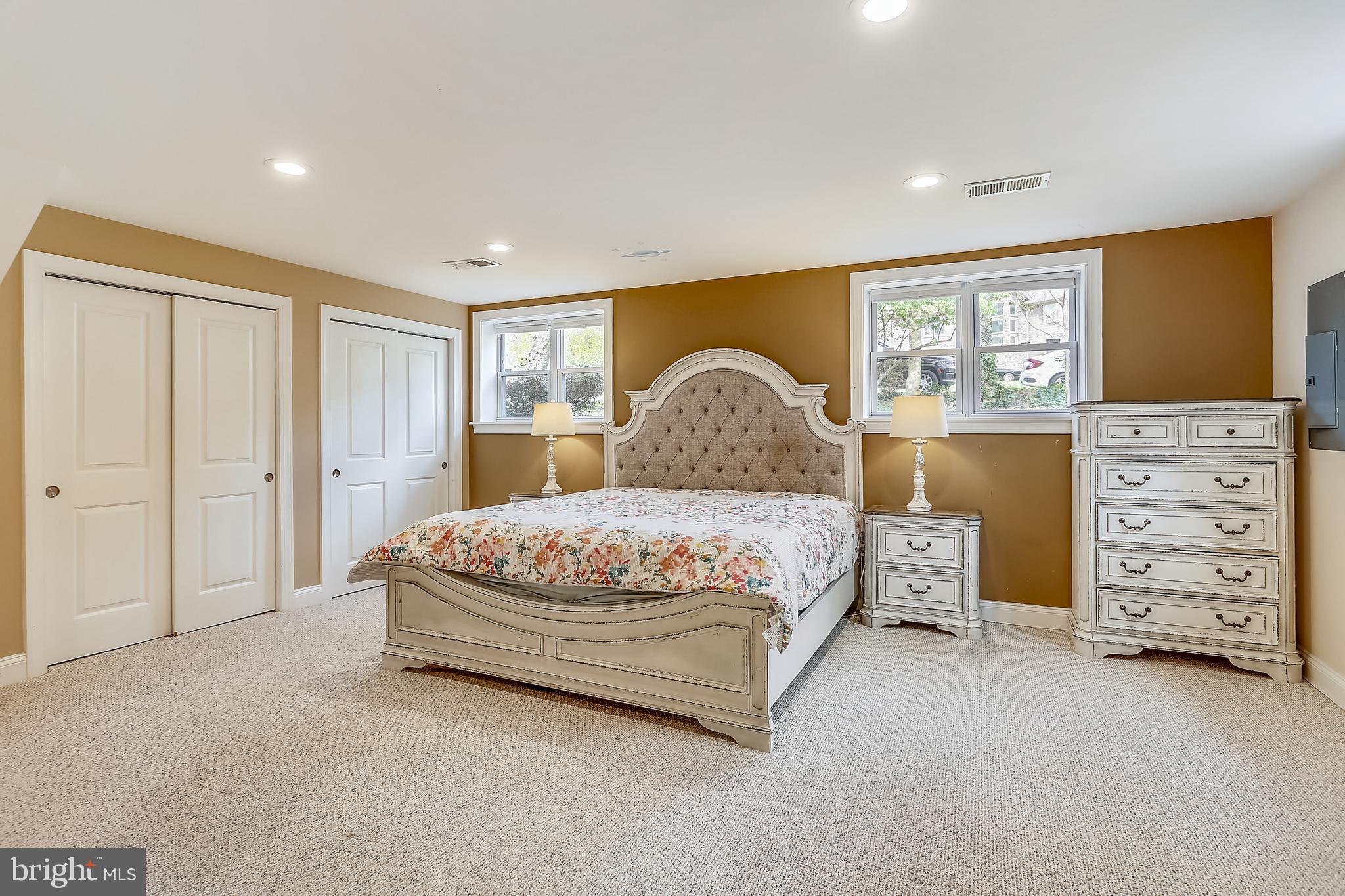 SLEEPY HOLLOW - Residential