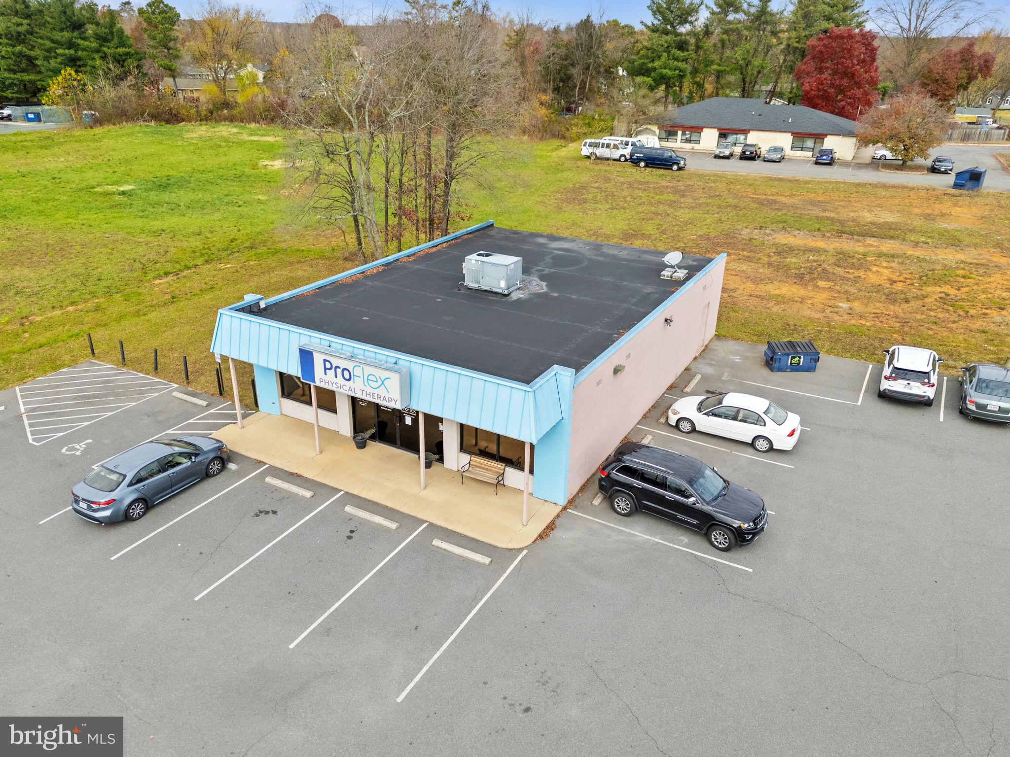 KINGSLAND CENTER - Commercial Sale