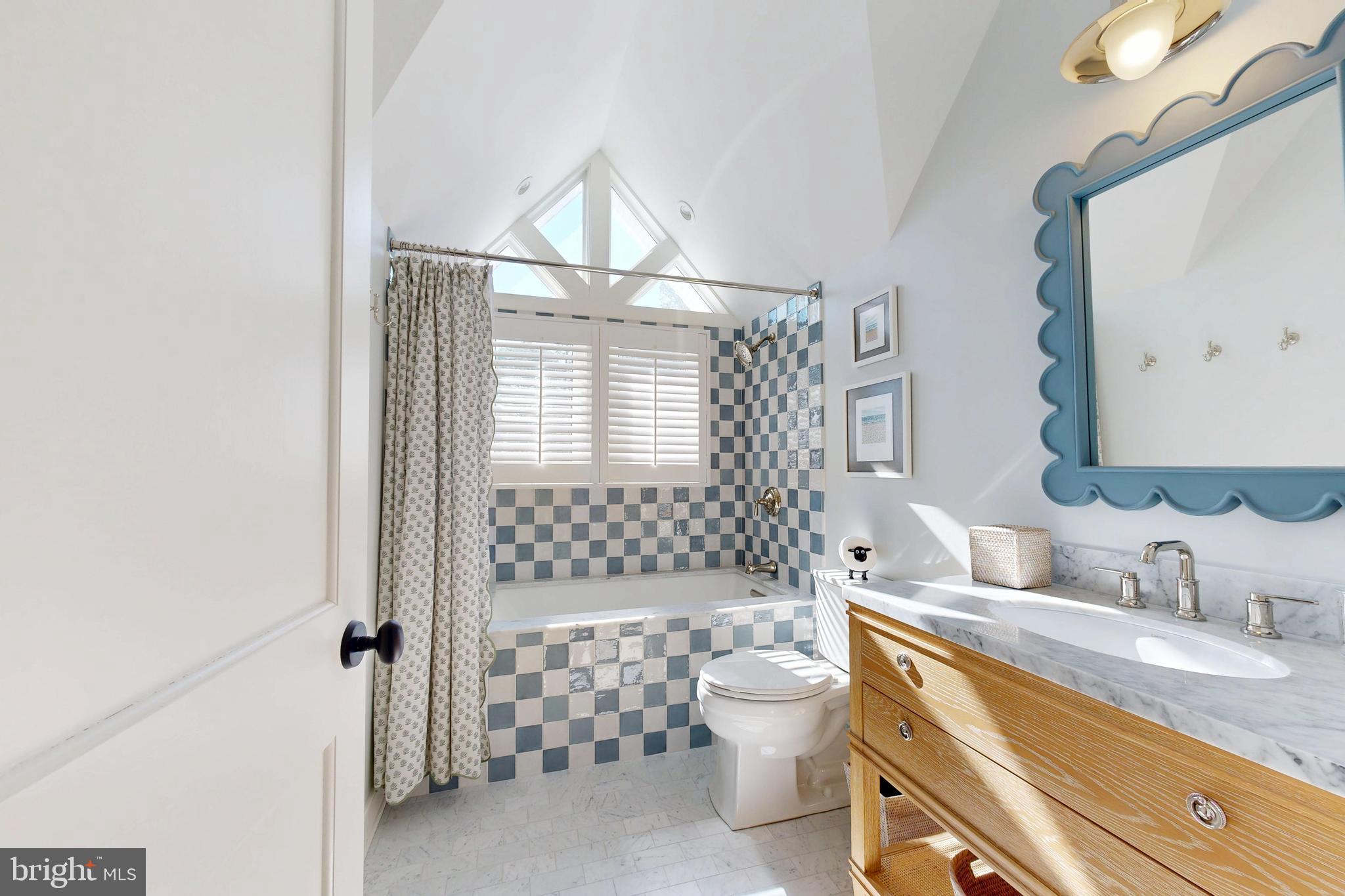 RIO VISTA - Residential