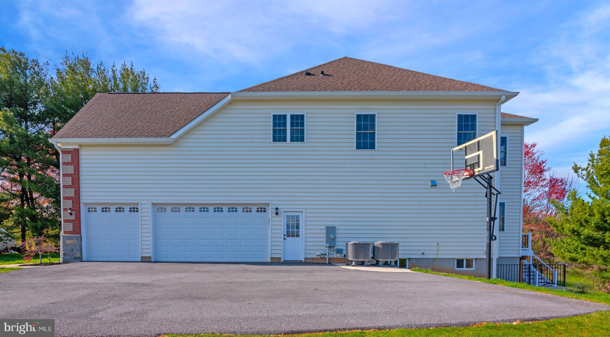 ROCKY GORGE MEADOWS - Residential