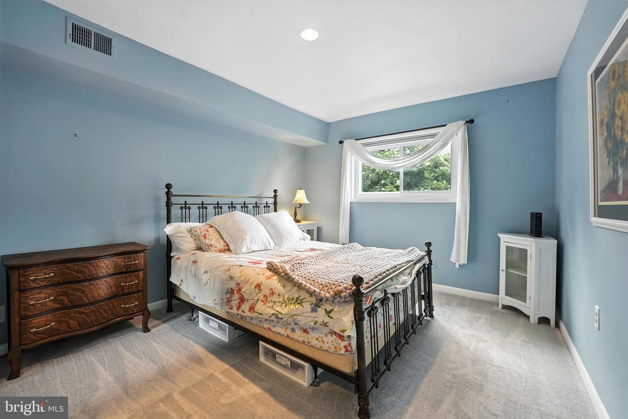 SEMINARY WALK - Residential