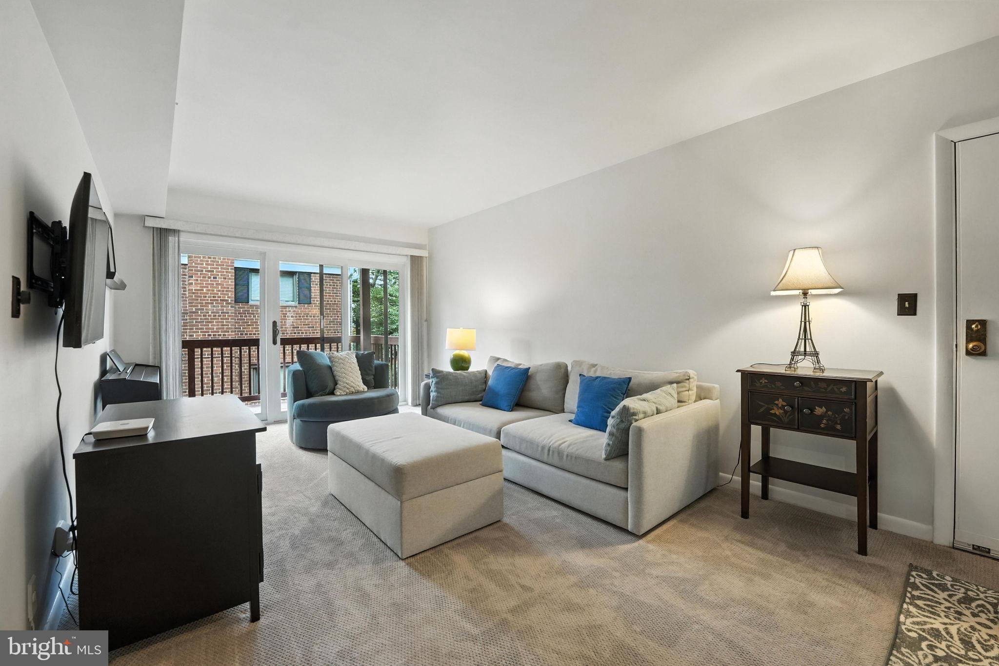 206 SKYHILL ROAD 6