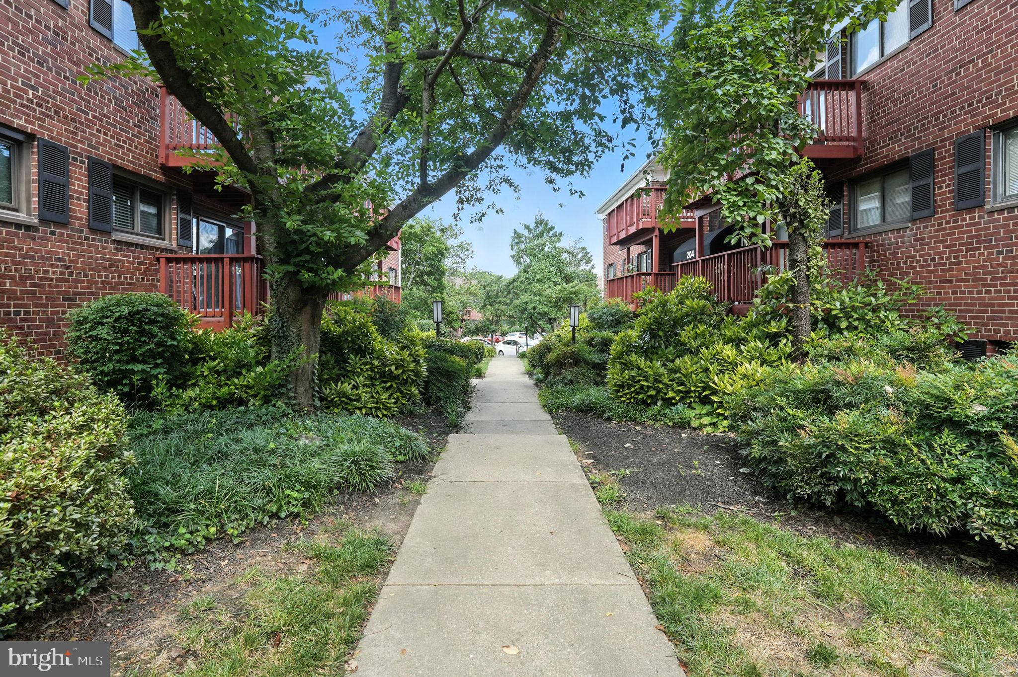 SEMINARY WALK - Residential