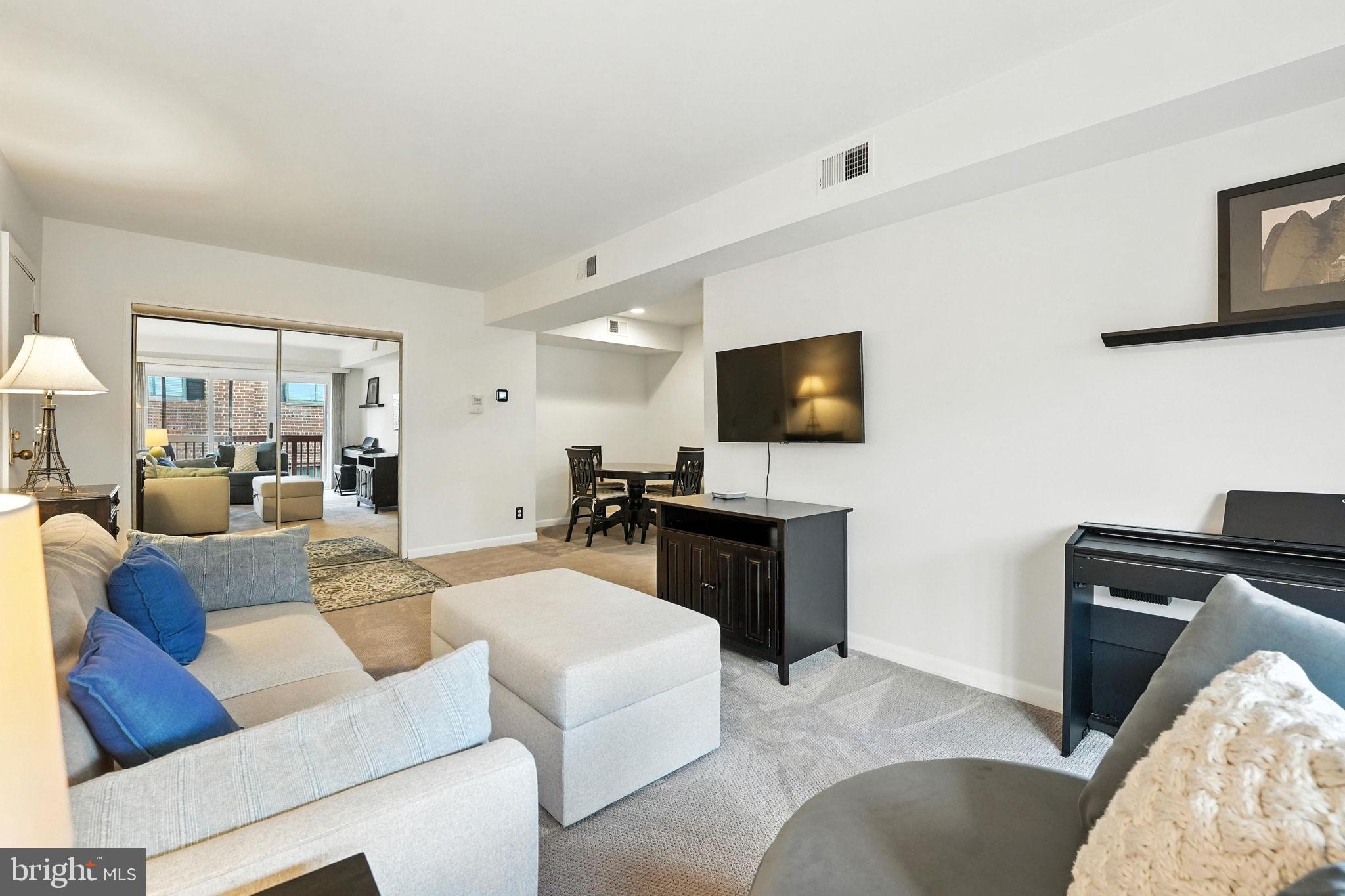206 SKYHILL ROAD 6