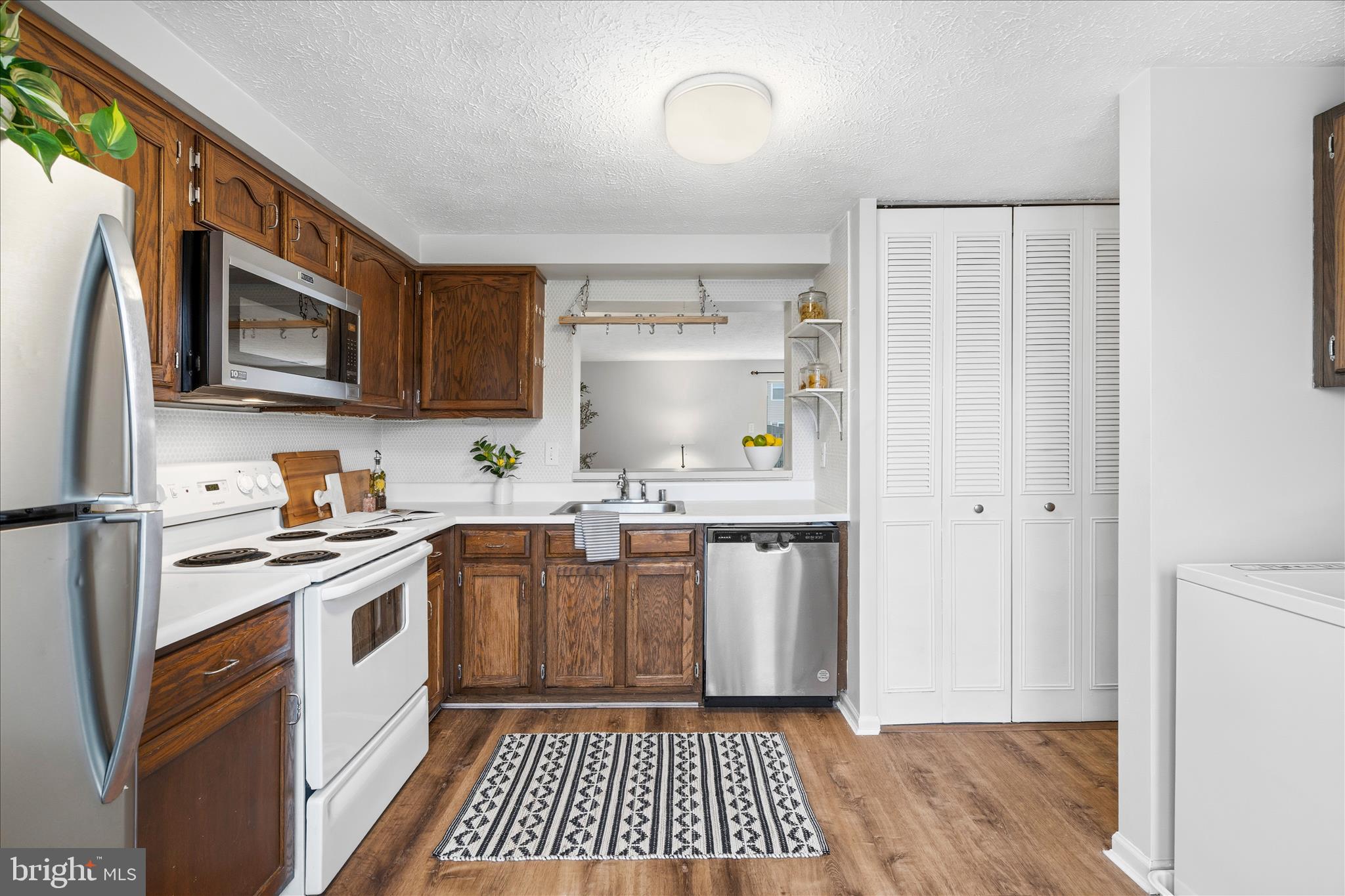 HILLCREST ORCHARDS - Residential