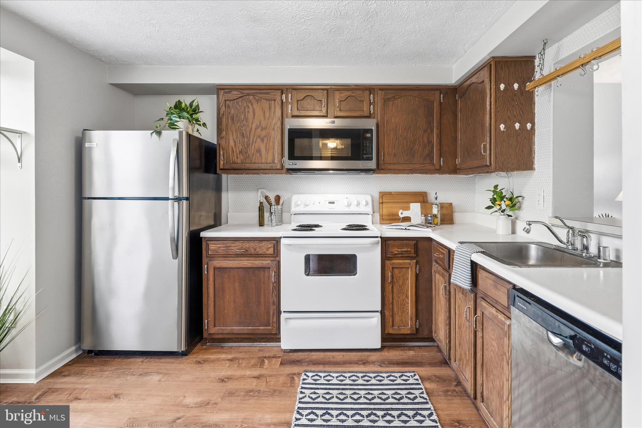 HILLCREST ORCHARDS - Residential