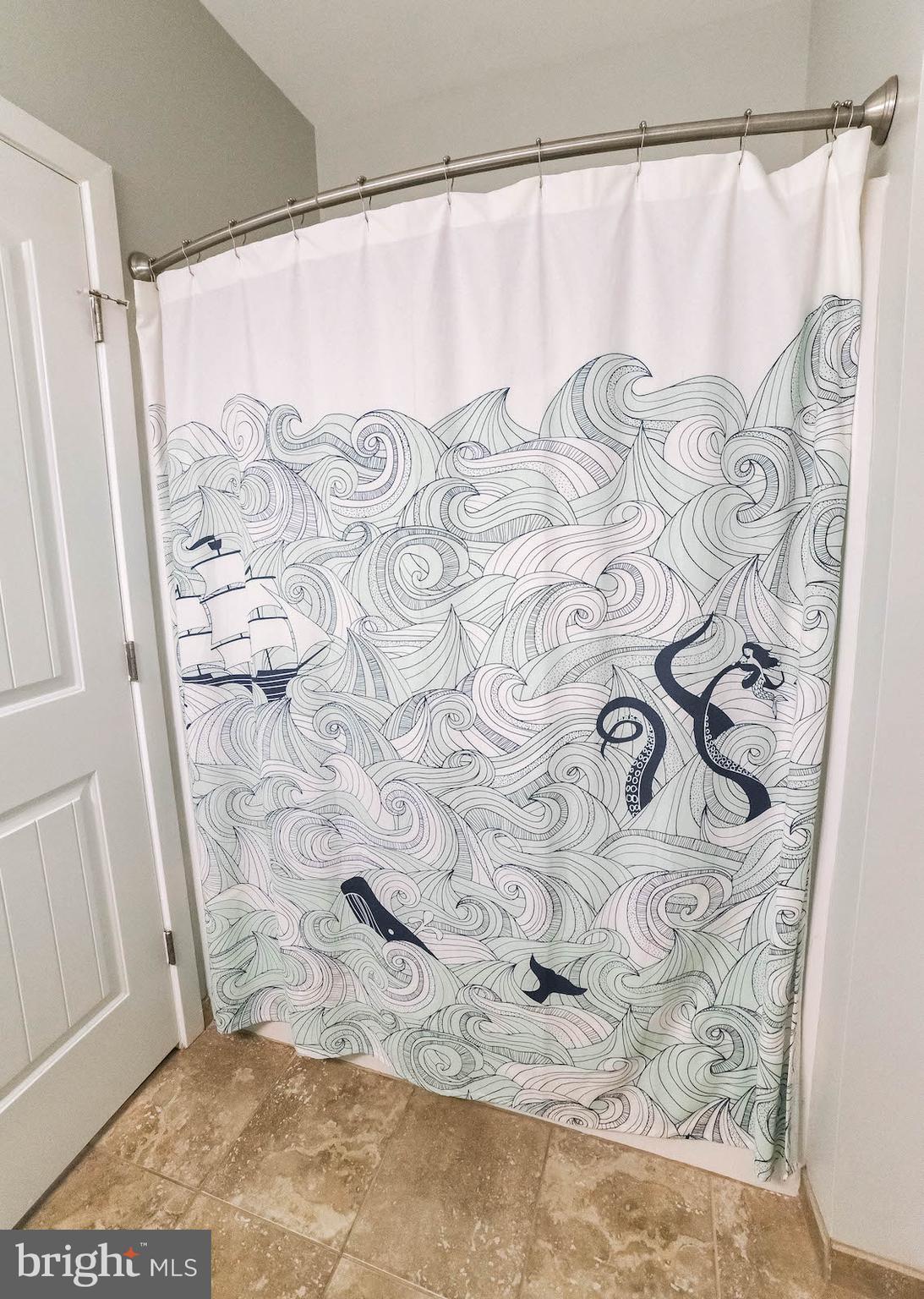 FOXWELL CONDOMINIUMS - Residential