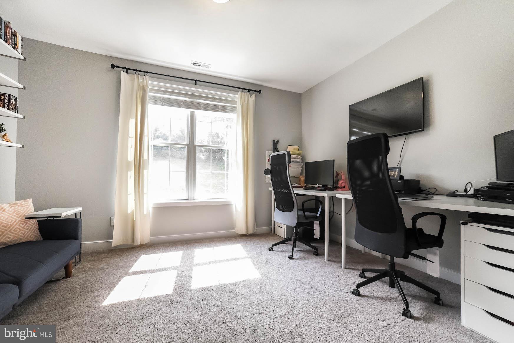 FOXWELL CONDOMINIUMS - Residential