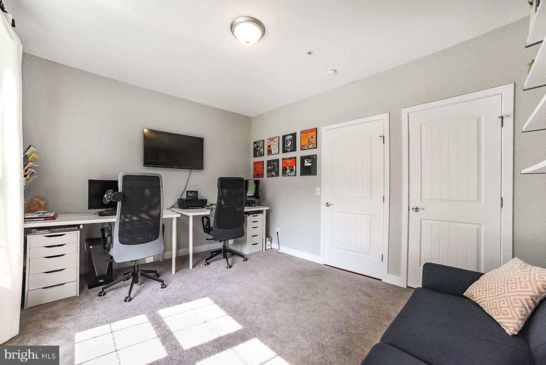 FOXWELL CONDOMINIUMS - Residential