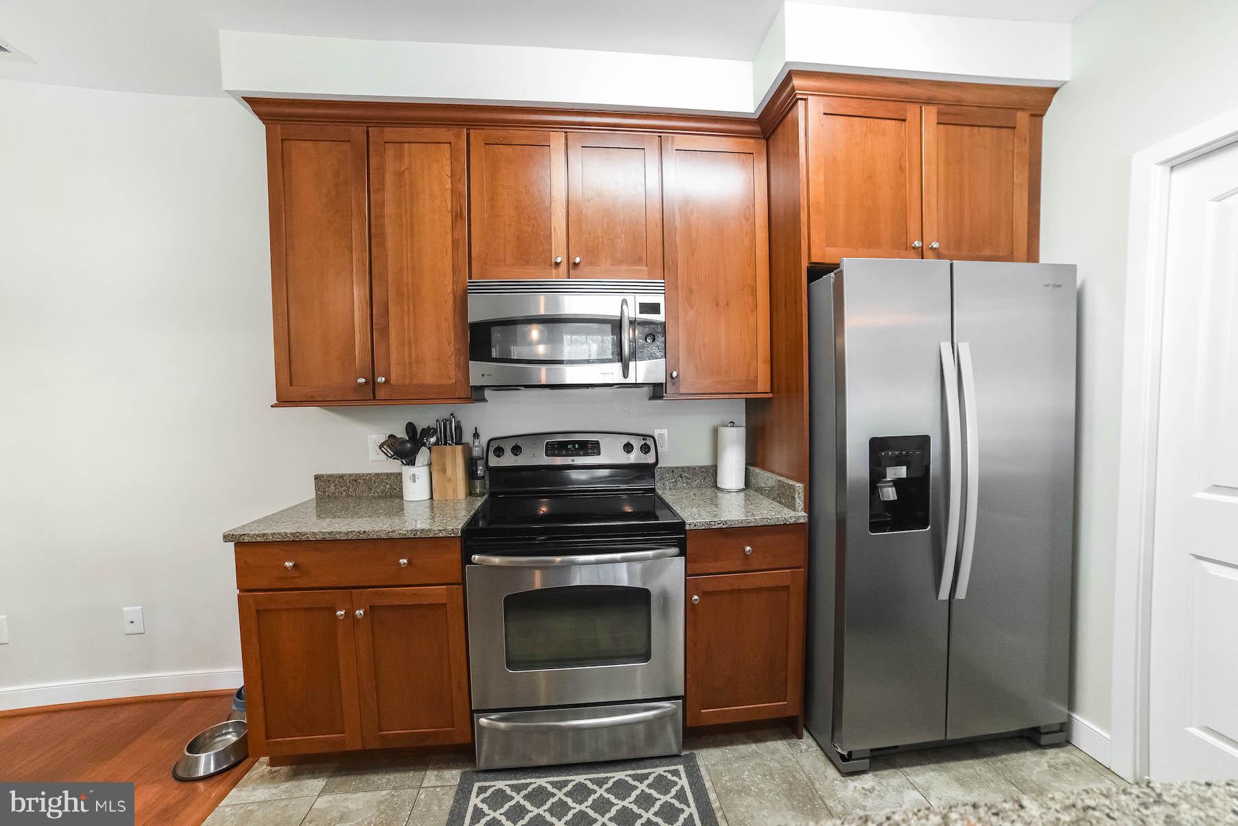 FOXWELL CONDOMINIUMS - Residential