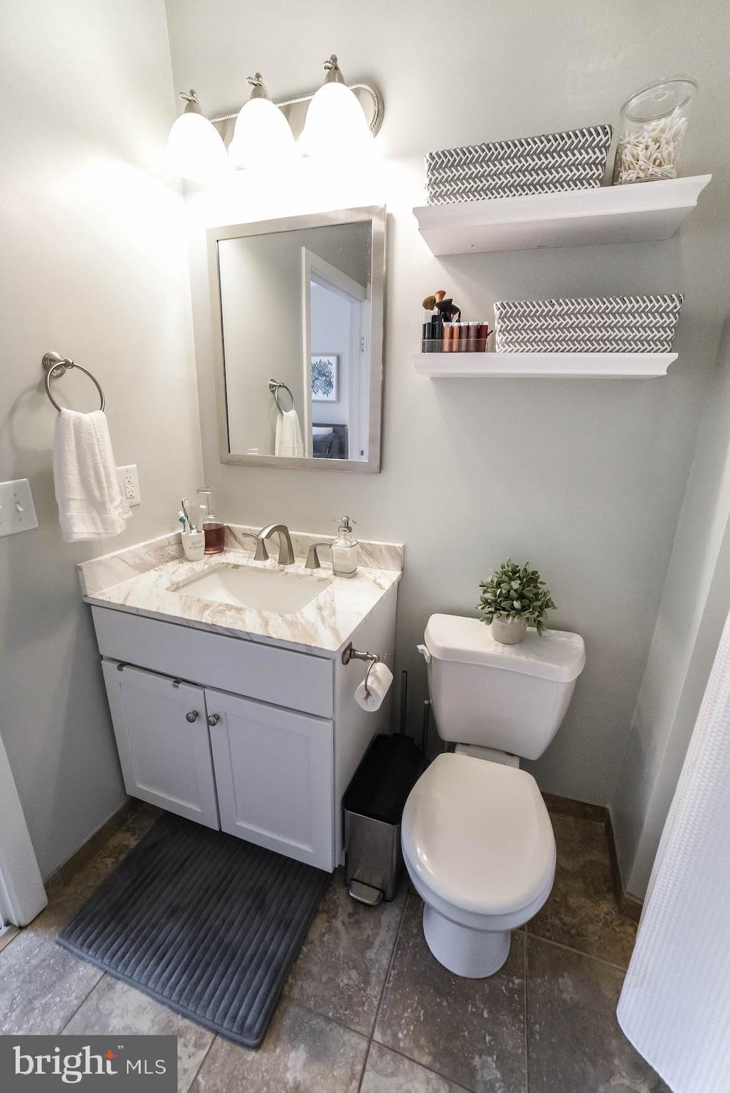 FOXWELL CONDOMINIUMS - Residential