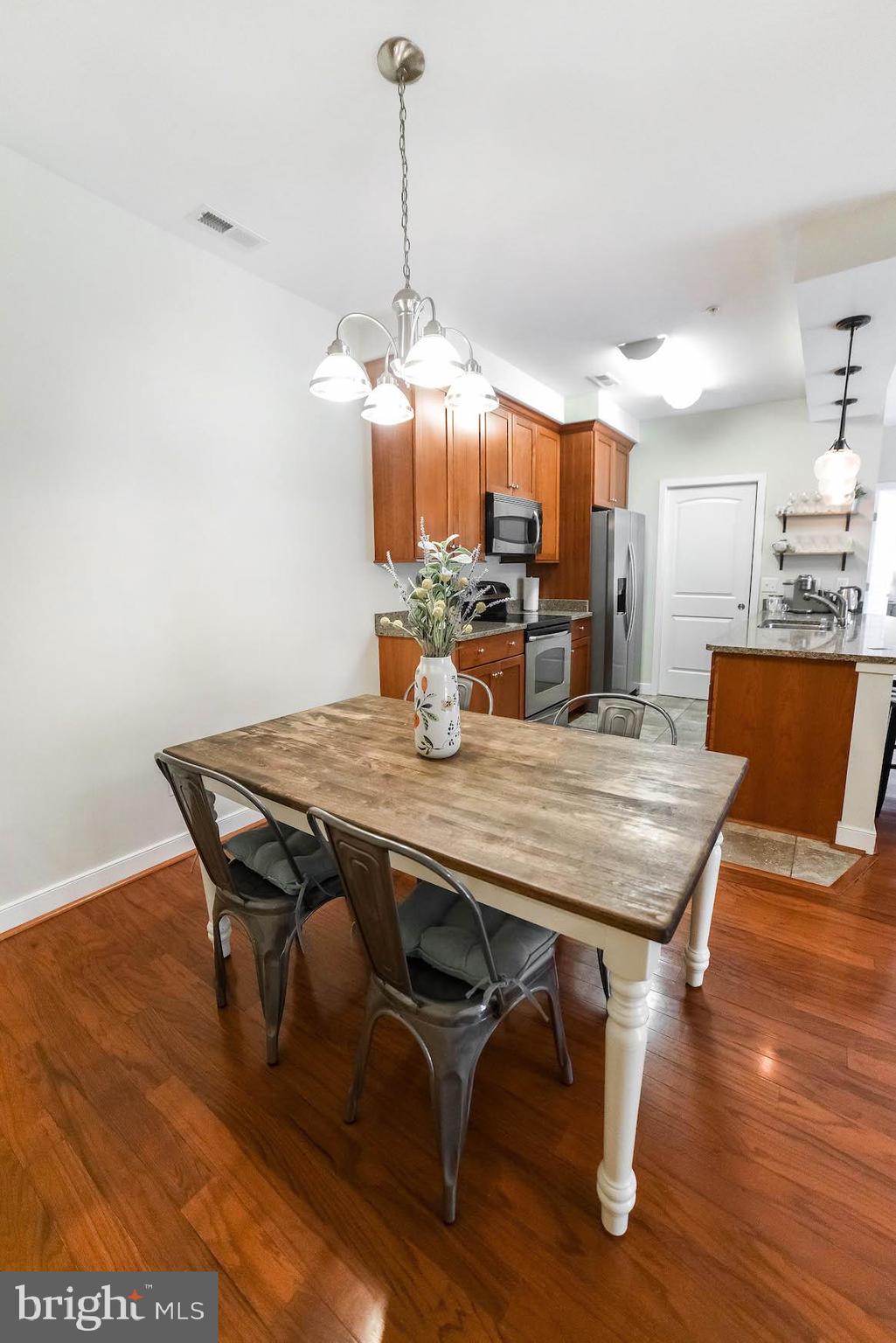 FOXWELL CONDOMINIUMS - Residential