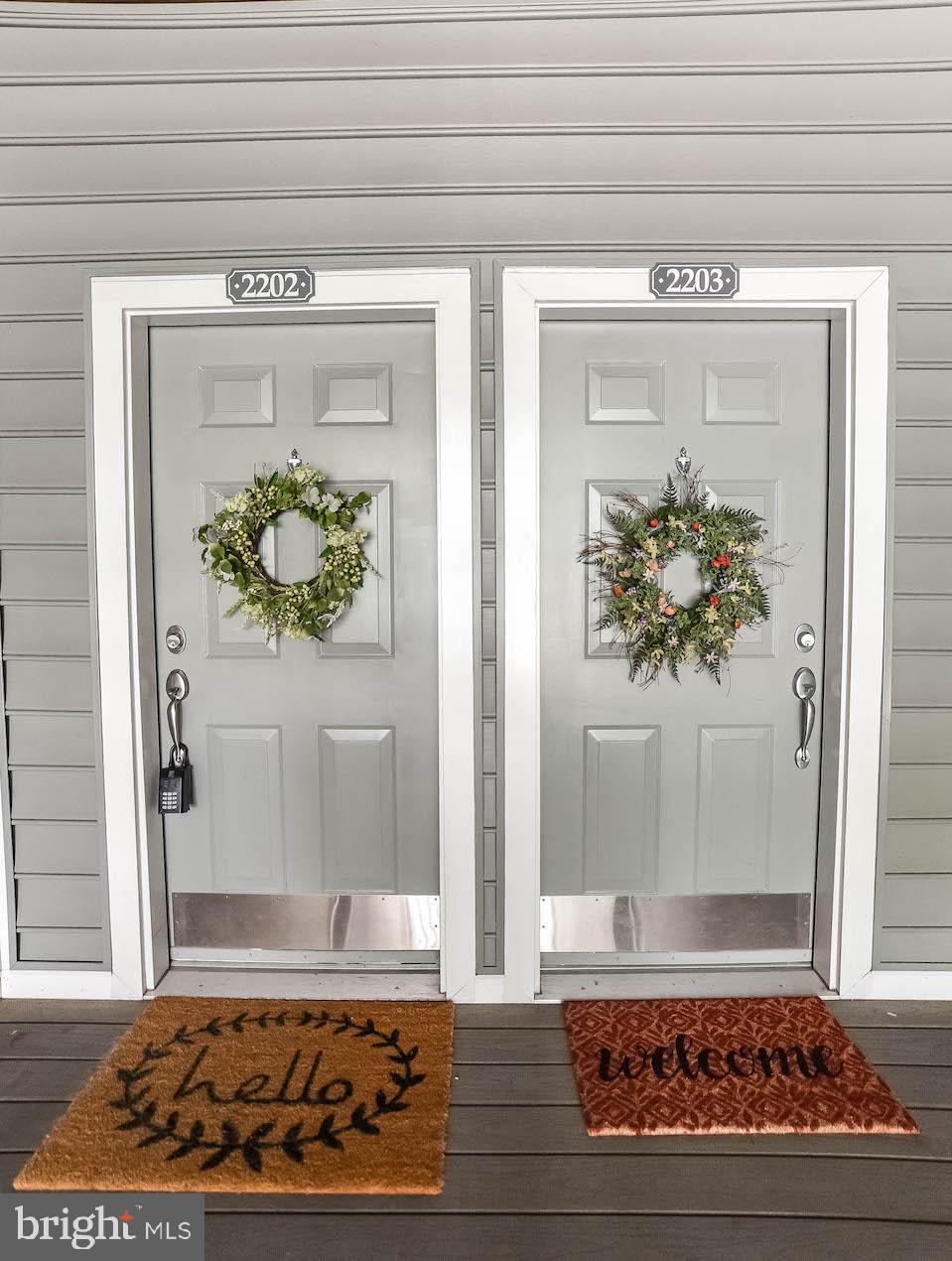 FOXWELL CONDOMINIUMS - Residential