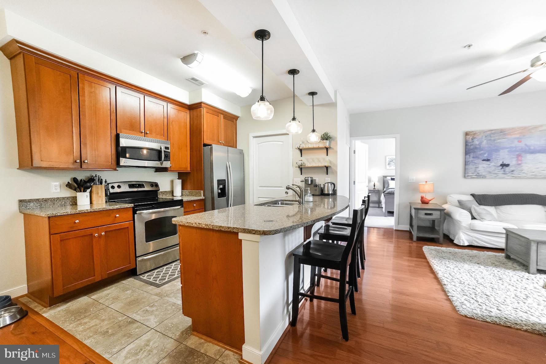 FOXWELL CONDOMINIUMS - Residential