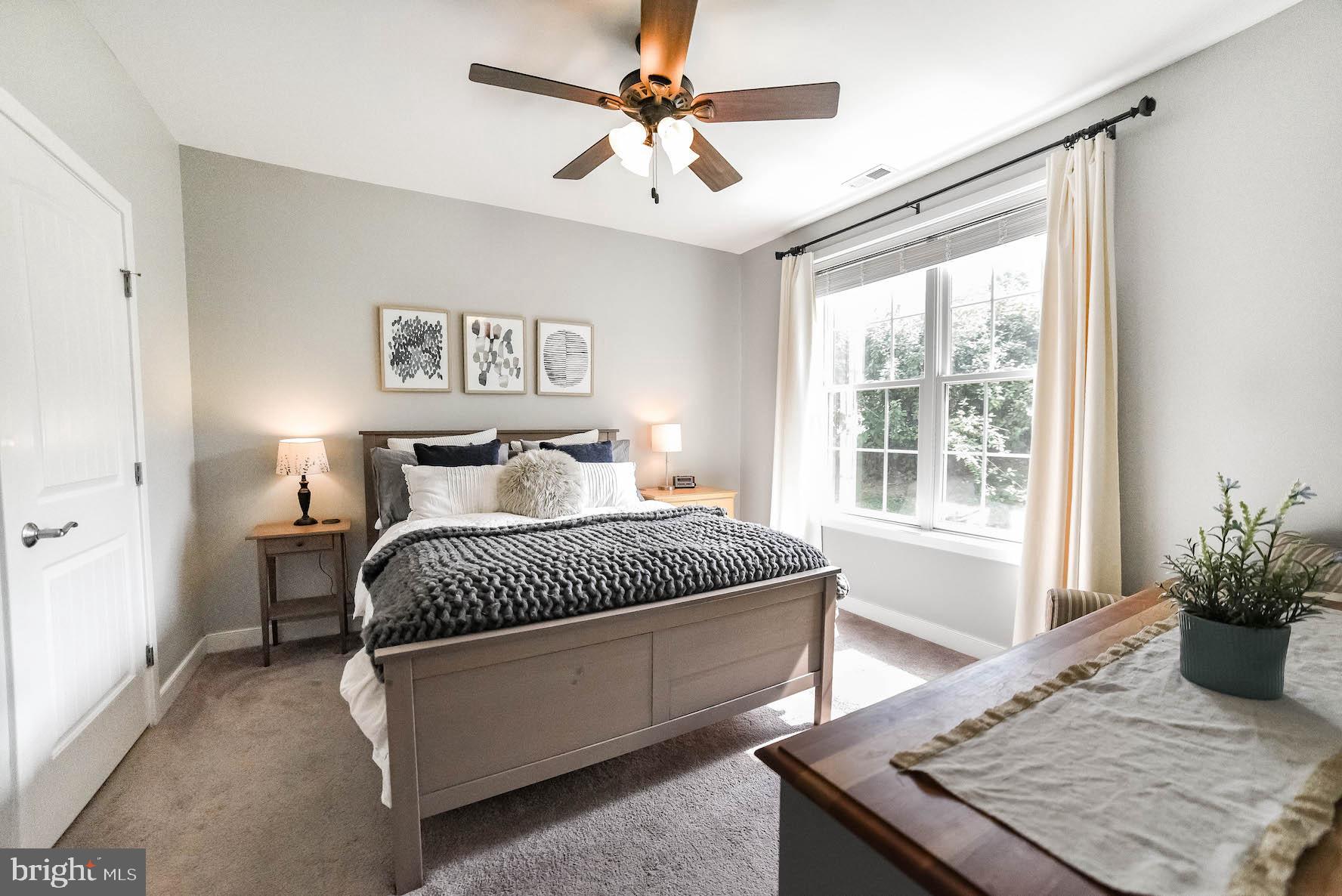 FOXWELL CONDOMINIUMS - Residential