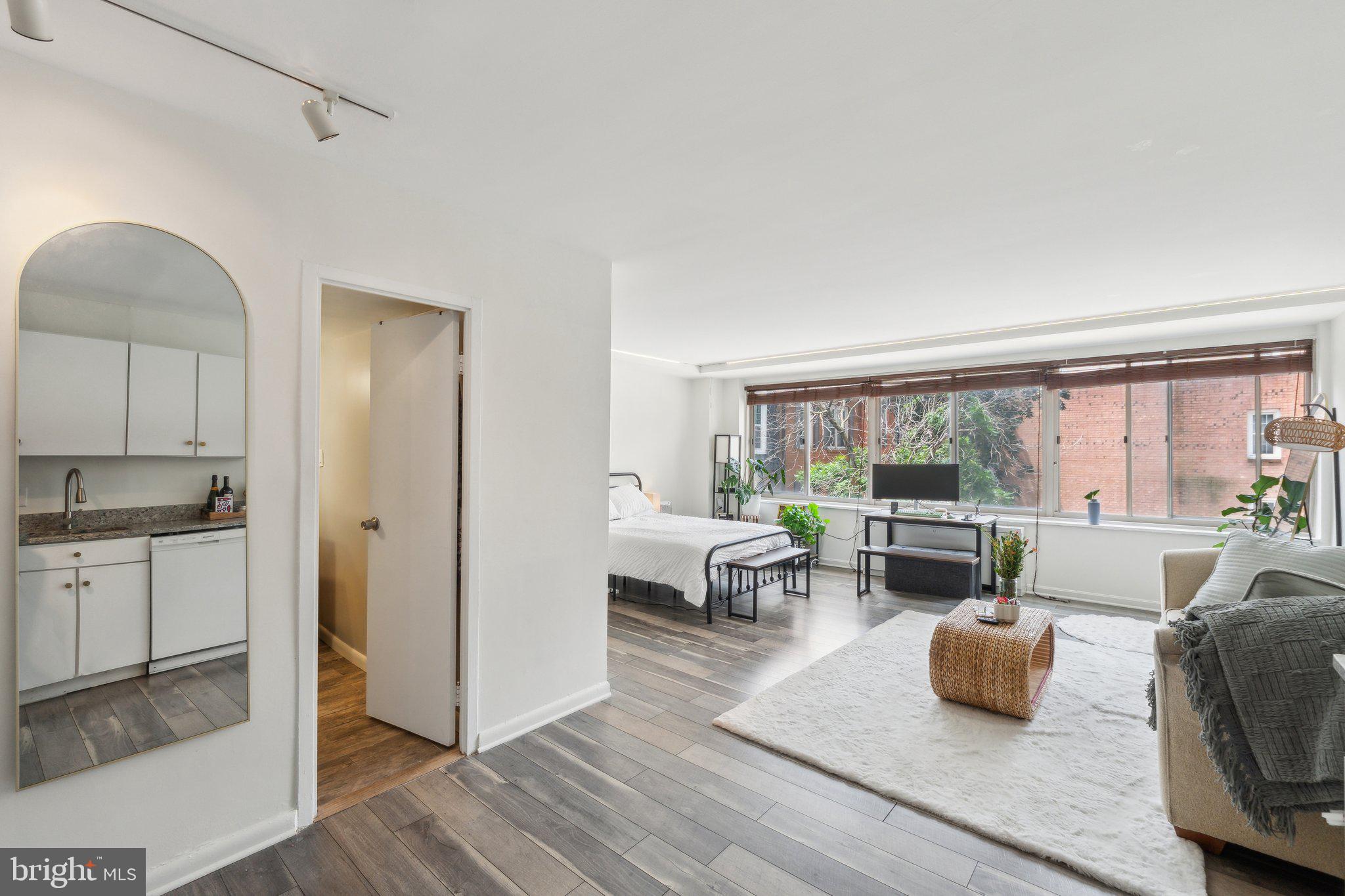 922 24TH STREET NW 212