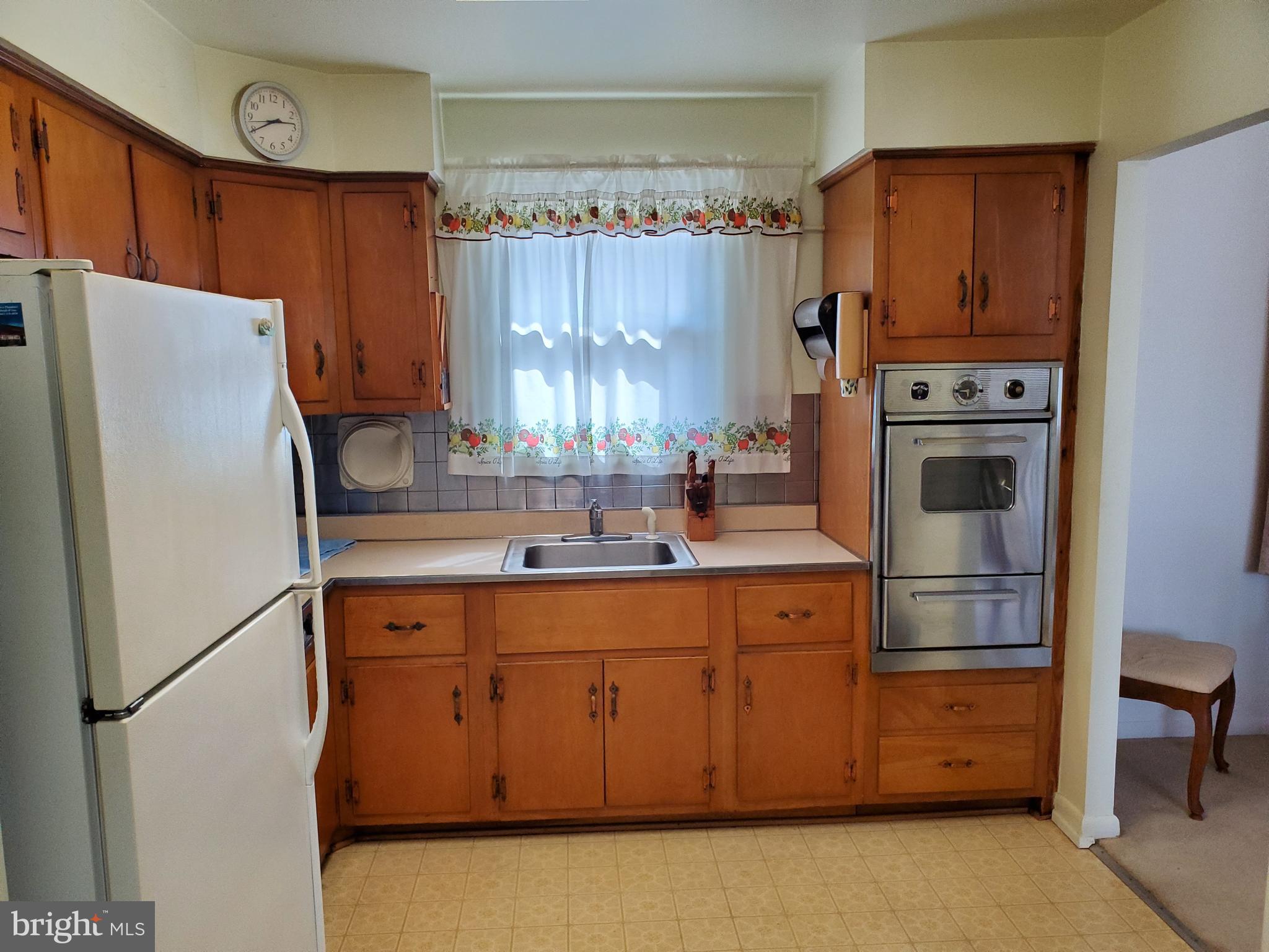 YORK MANOR - Residential