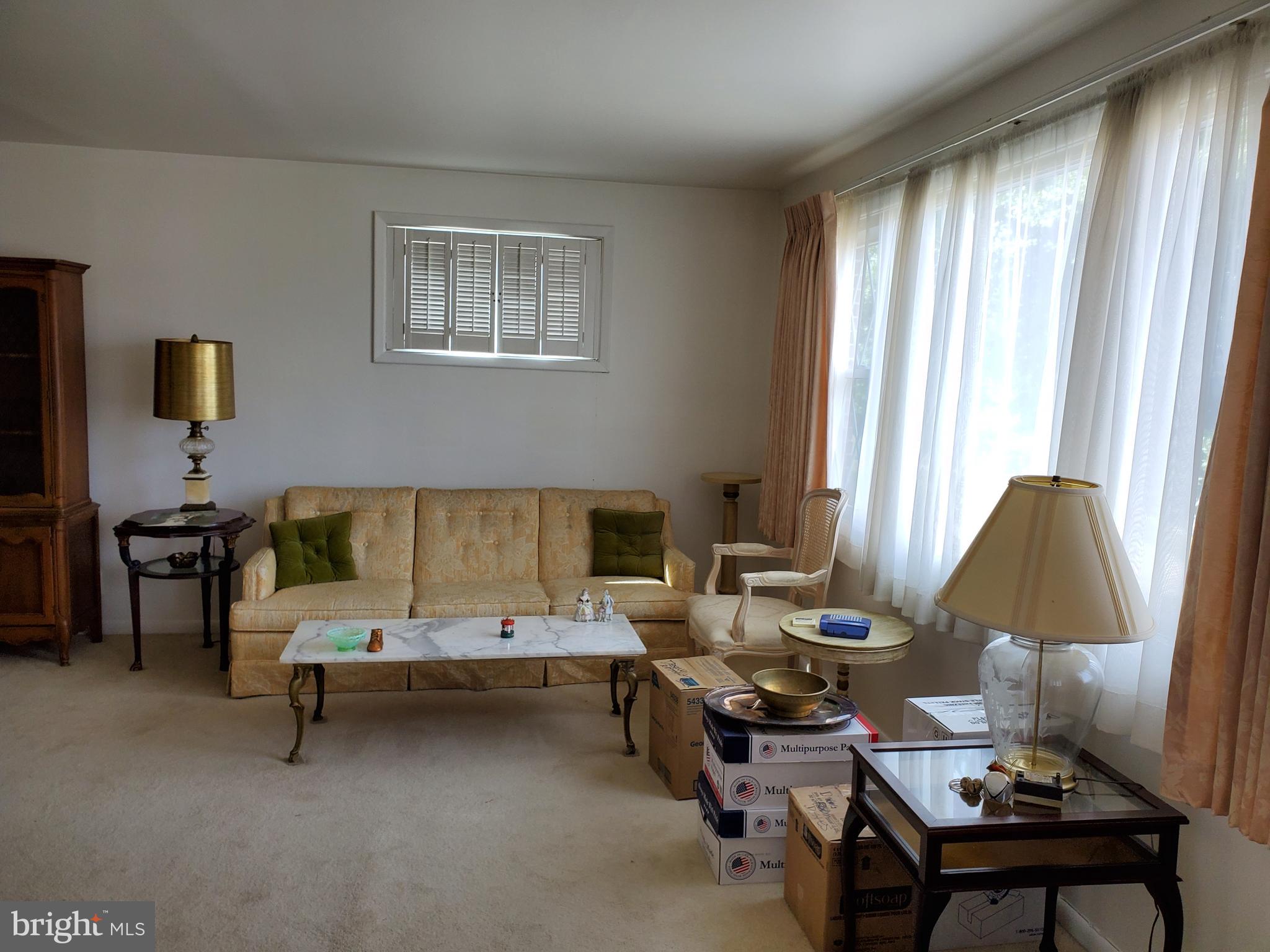 YORK MANOR - Residential