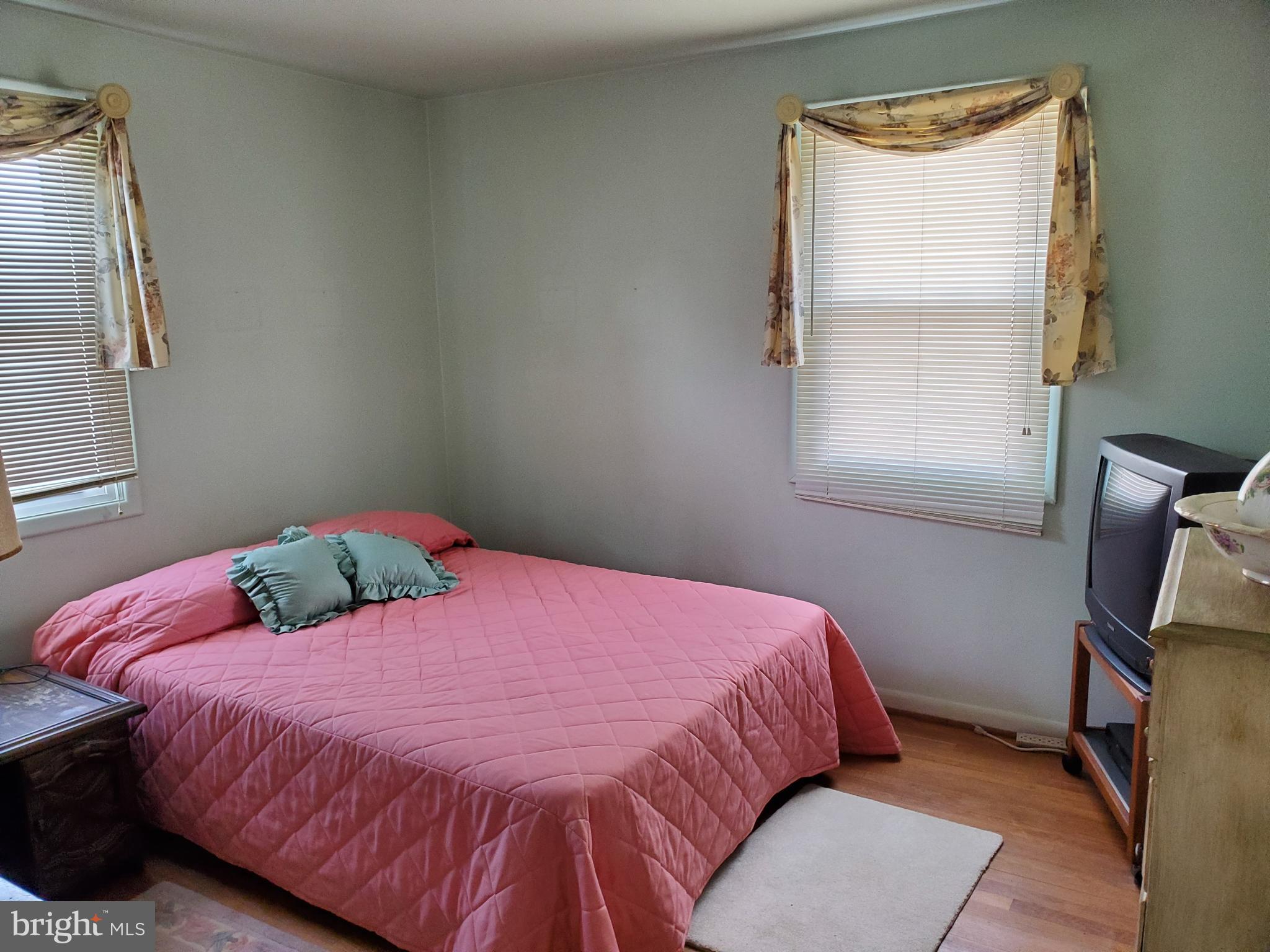 YORK MANOR - Residential