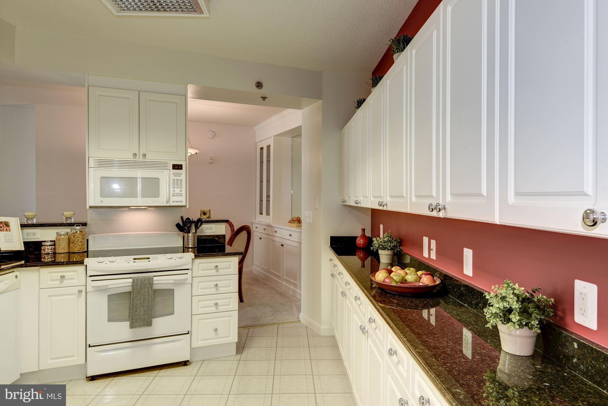 CREEKSIDE AT LEISURE WORLD - Residential