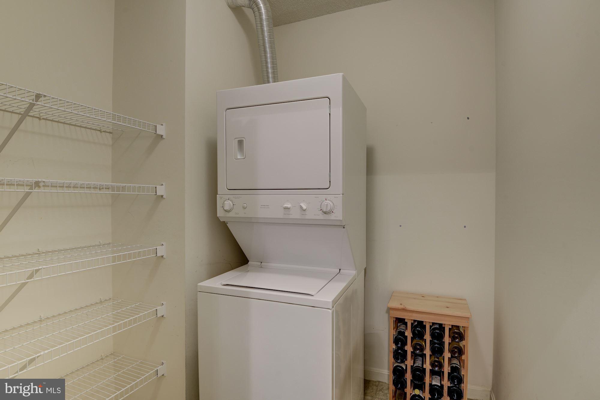 CREEKSIDE AT LEISURE WORLD - Residential