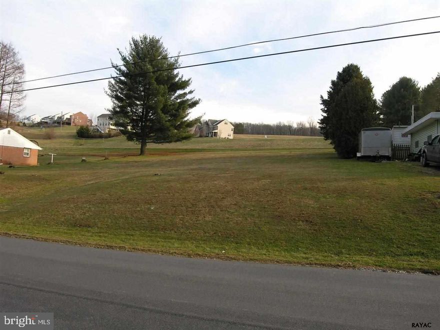 Great convenient edge of town location convenient to shopping and commuting, work or medical needs!  A country atmosphere with all conveniences available.  A great place to build your first home!!  Just a minute to the Heritage Rail Trail for hiking and/or biking too!!  All public utilities: sewer, water, electric, natural gas, telephone, and cable TV/internet!!!