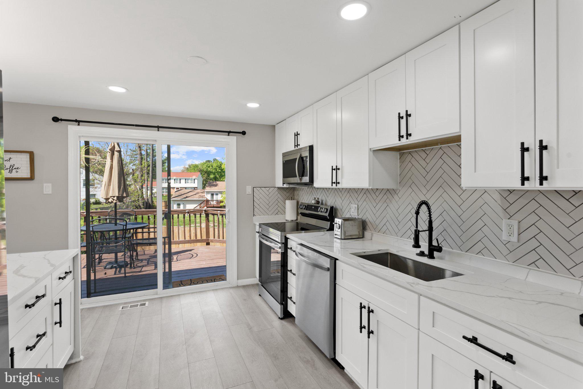 2592 VIKING DRIVE