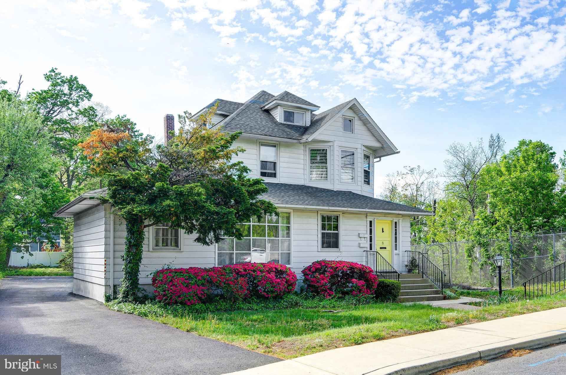 8 E MOUNT VERNON AVENUE