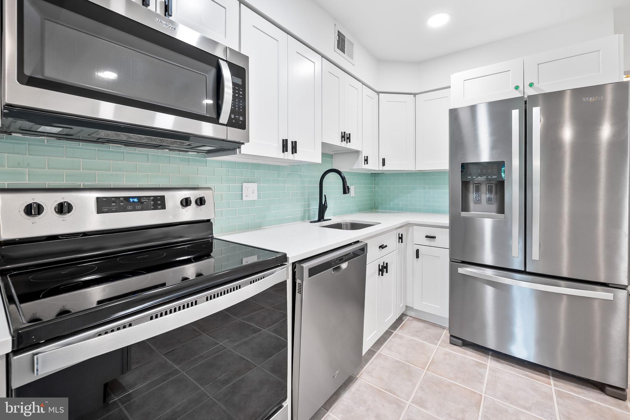 SHEPHERD'S KNOLL - Residential