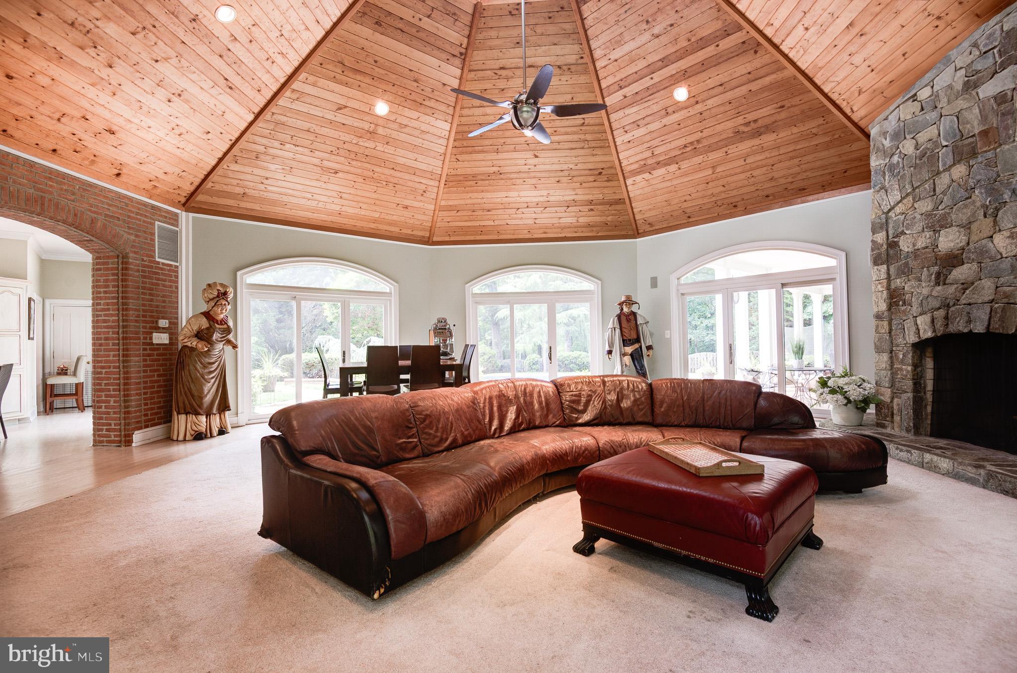 POTOMAC FALLS - Residential