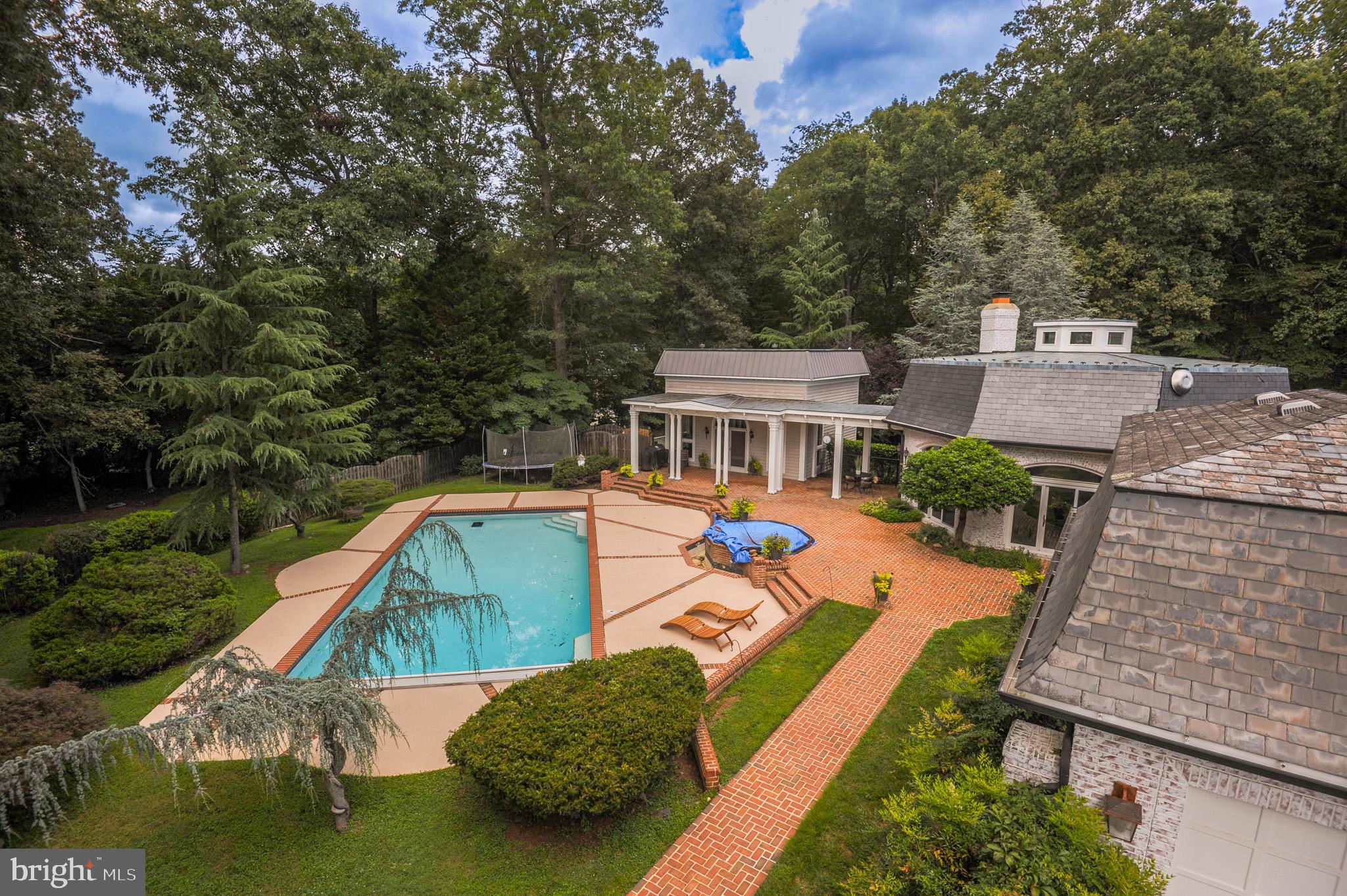 POTOMAC FALLS - Residential