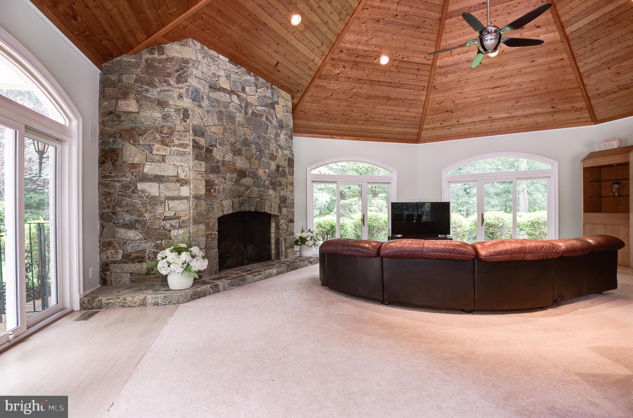 POTOMAC FALLS - Residential