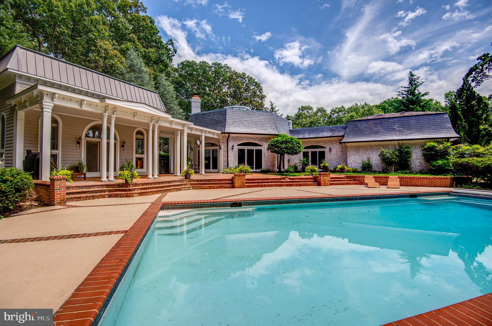 POTOMAC FALLS - Residential
