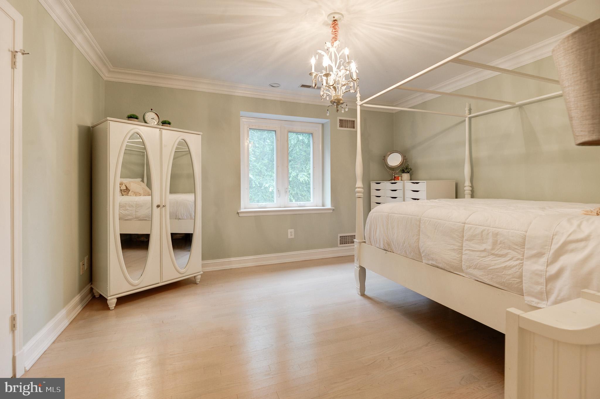 POTOMAC FALLS - Residential