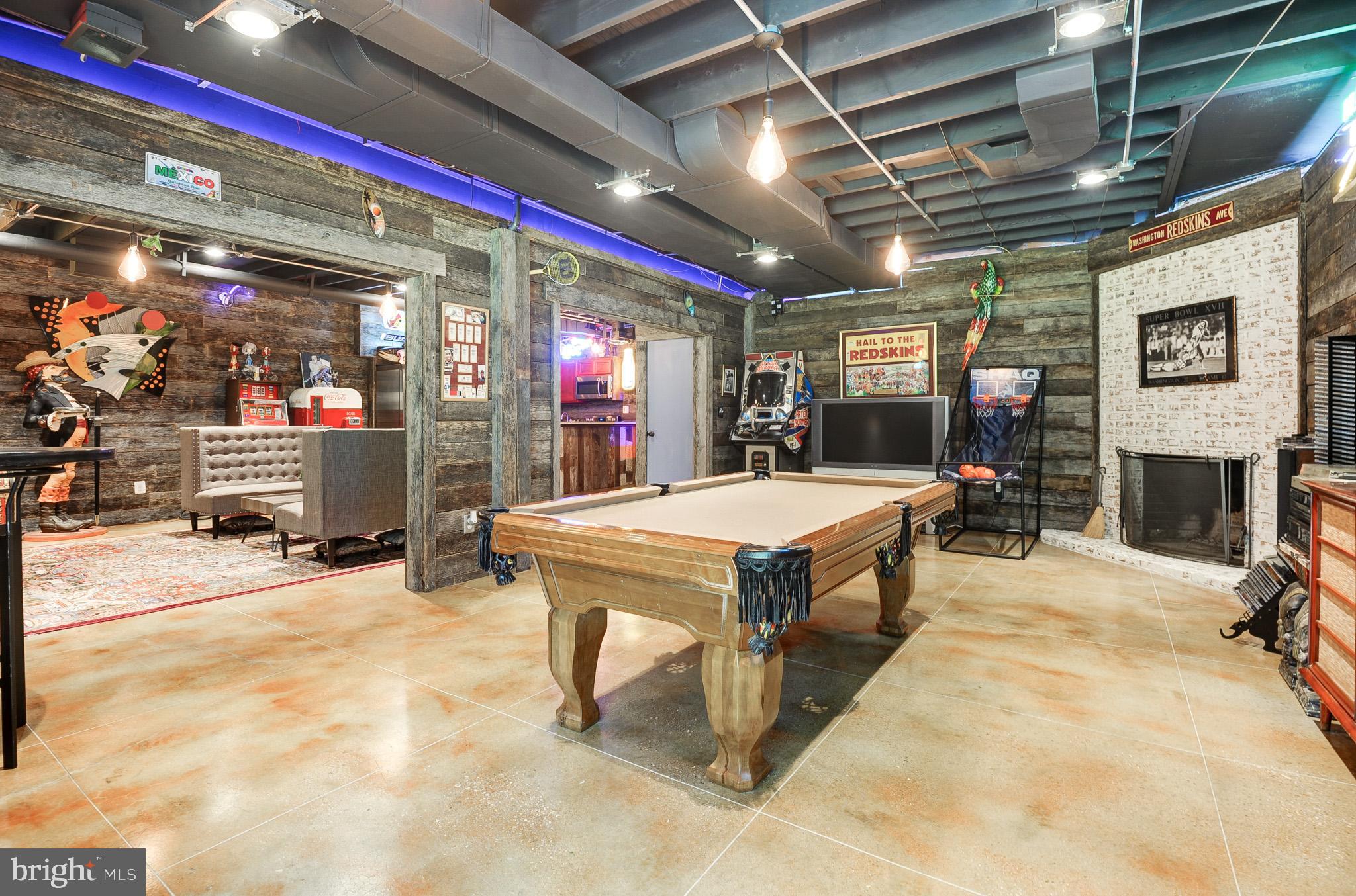 POTOMAC FALLS - Residential