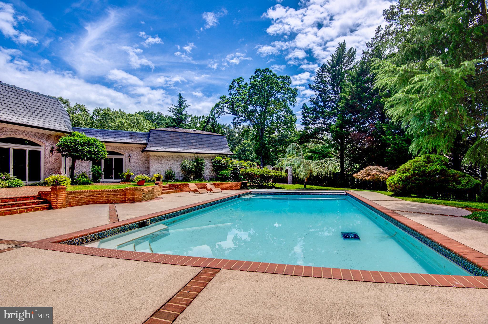 POTOMAC FALLS - Residential