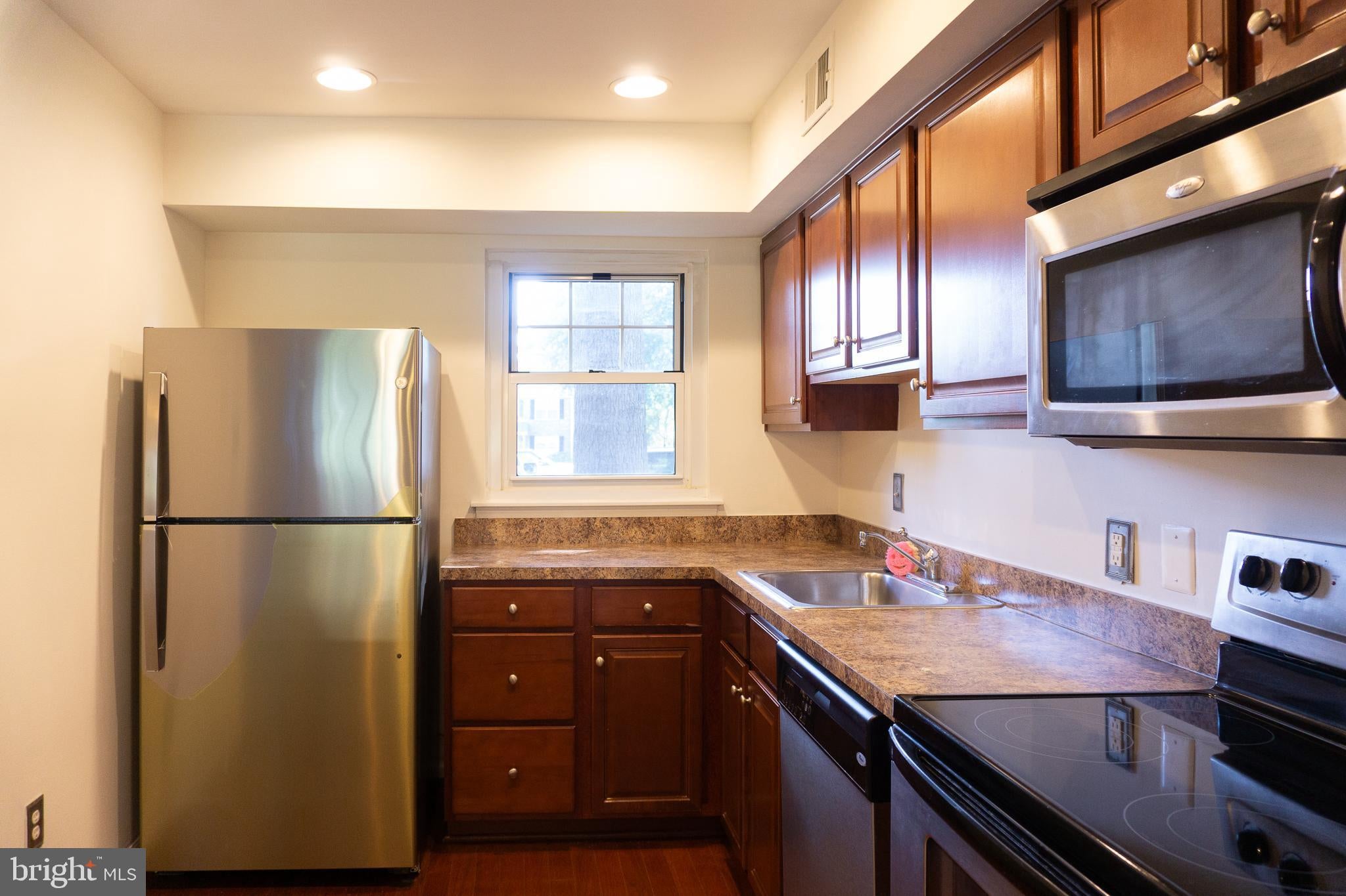 37 WINSTON COURT 105 U-37